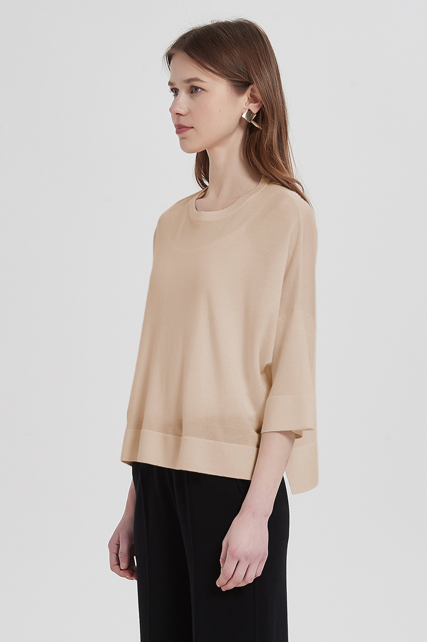 Analyzing image SKYEAira3_4SleeveMerinoWoolSweater_0003_SKYEAira3_4SleeveMerinoWoolSweater_17