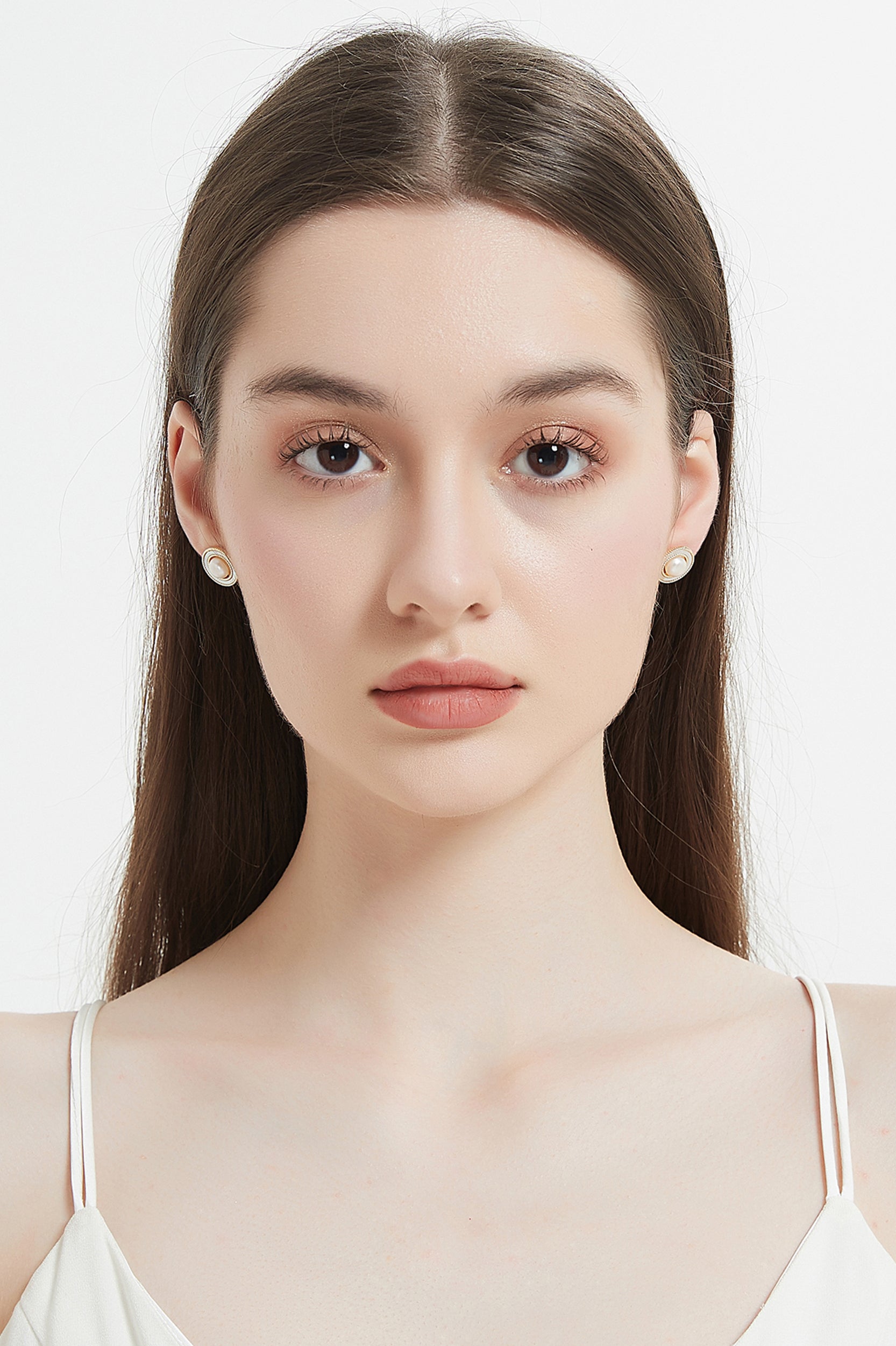 Cleo Mother of Pearl Stud Earrings