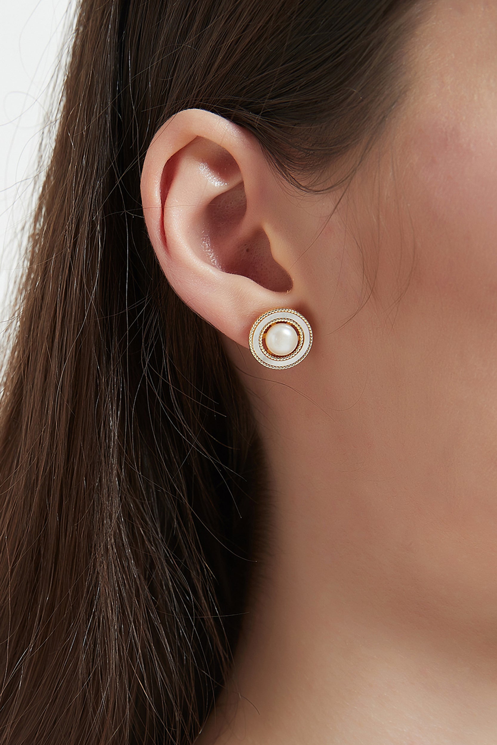 Cleo Mother of Pearl Stud Earrings
