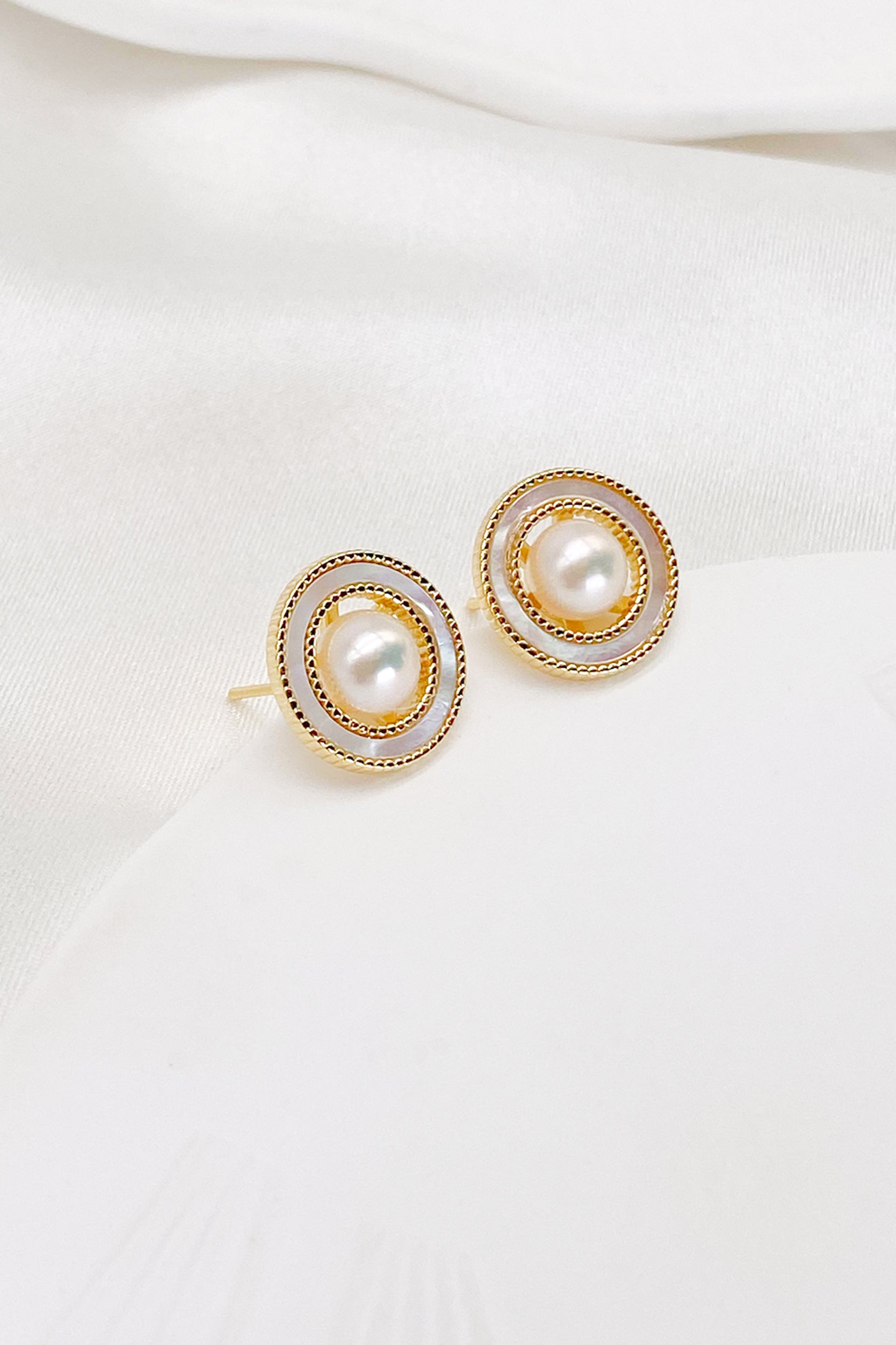 Cleo Mother of Pearl Stud Earrings