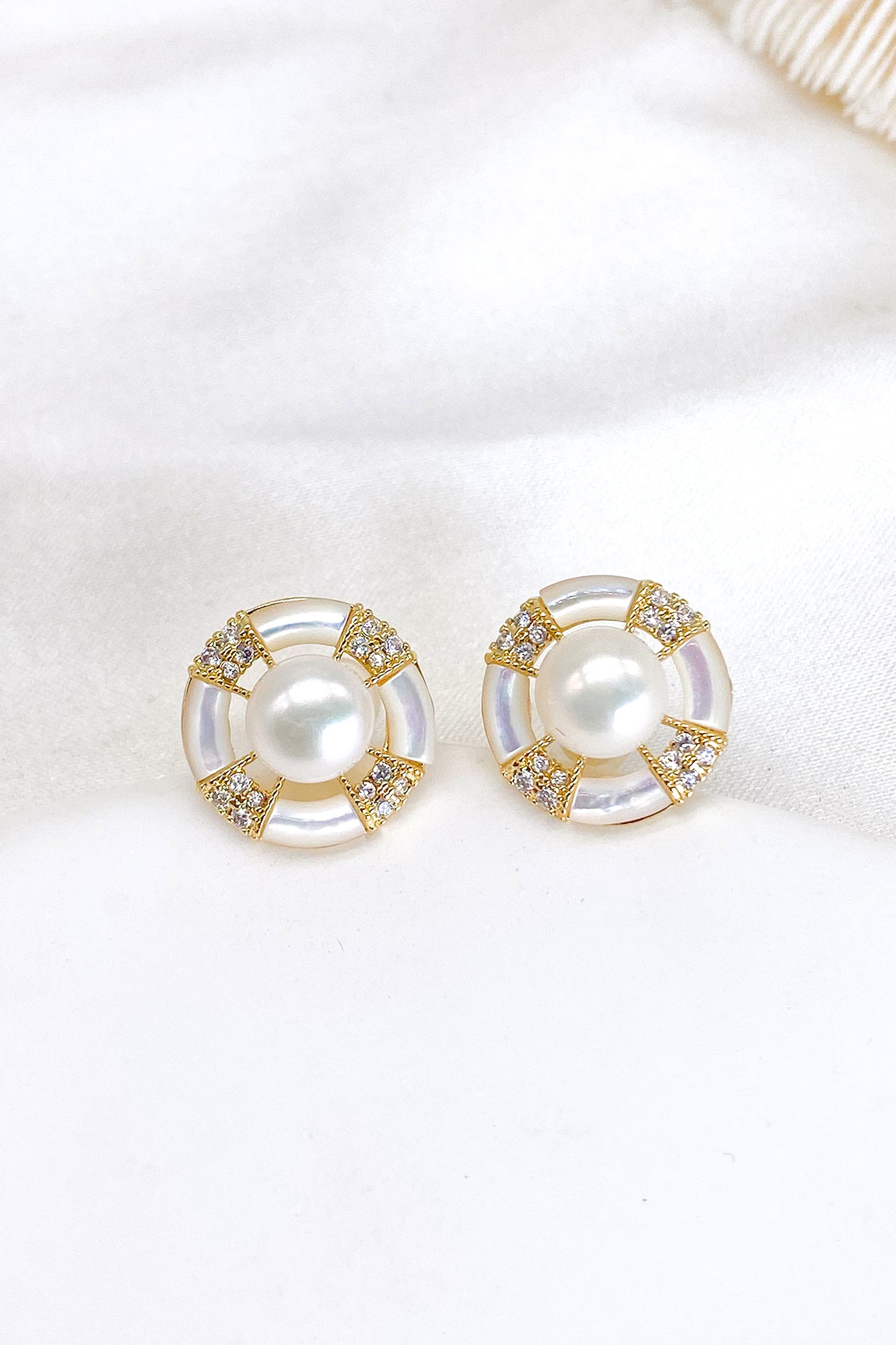 Elijah Freshwater Pearl Halo Stud Earrings