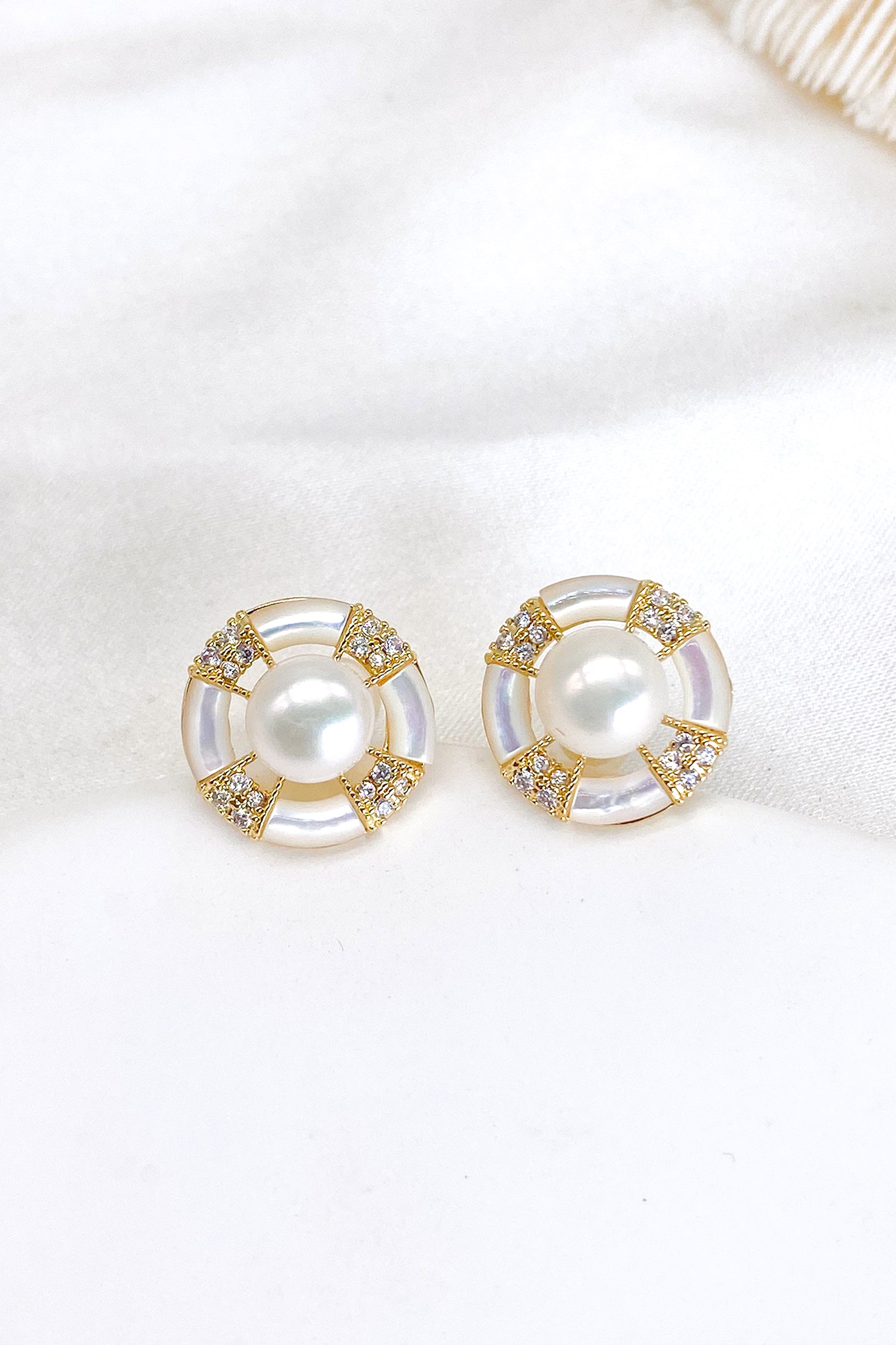 Elijah Freshwater Pearl Halo Stud Earrings
