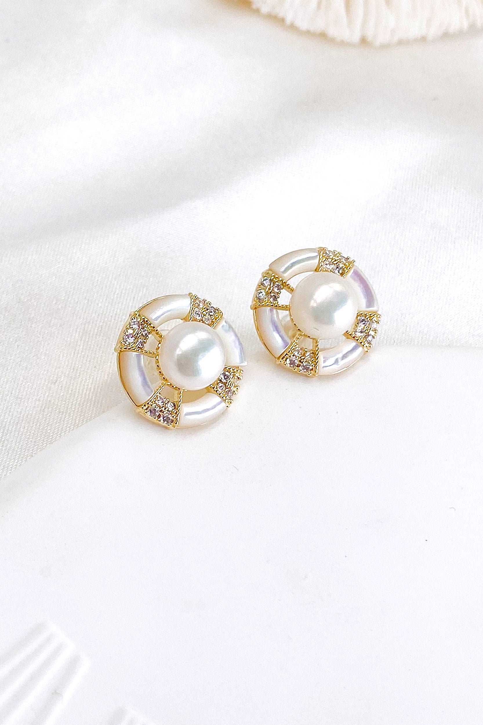 Elijah Freshwater Pearl Halo Stud Earrings