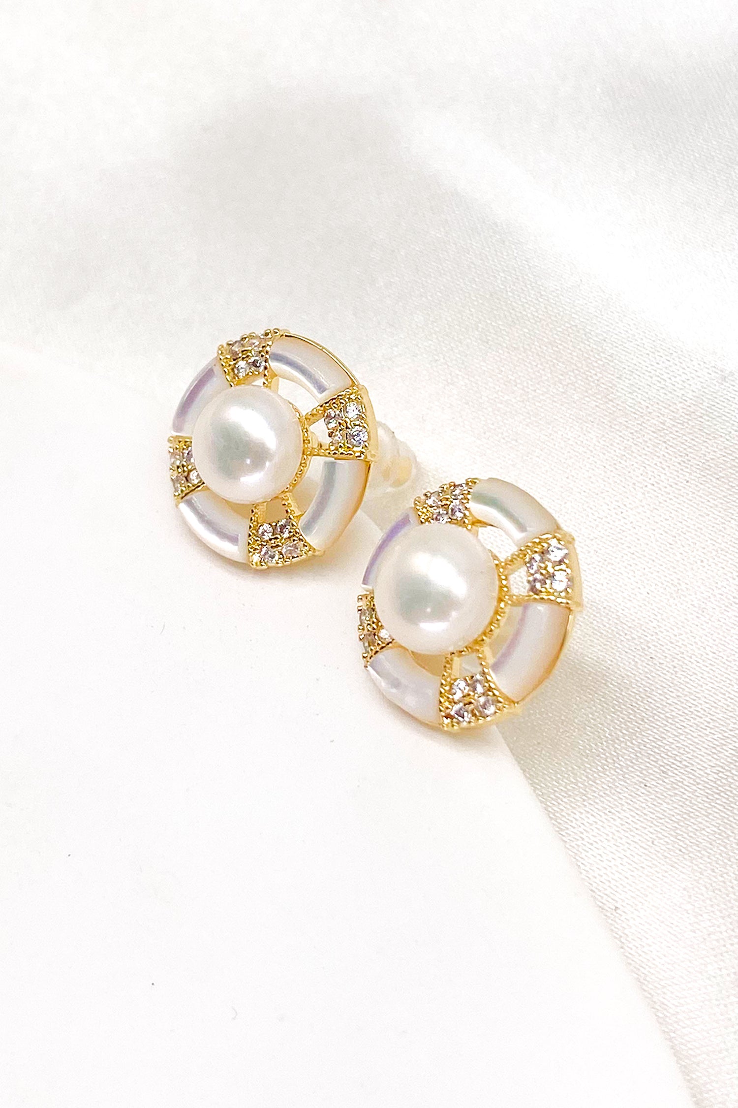 Elijah Freshwater Pearl Halo Stud Earrings