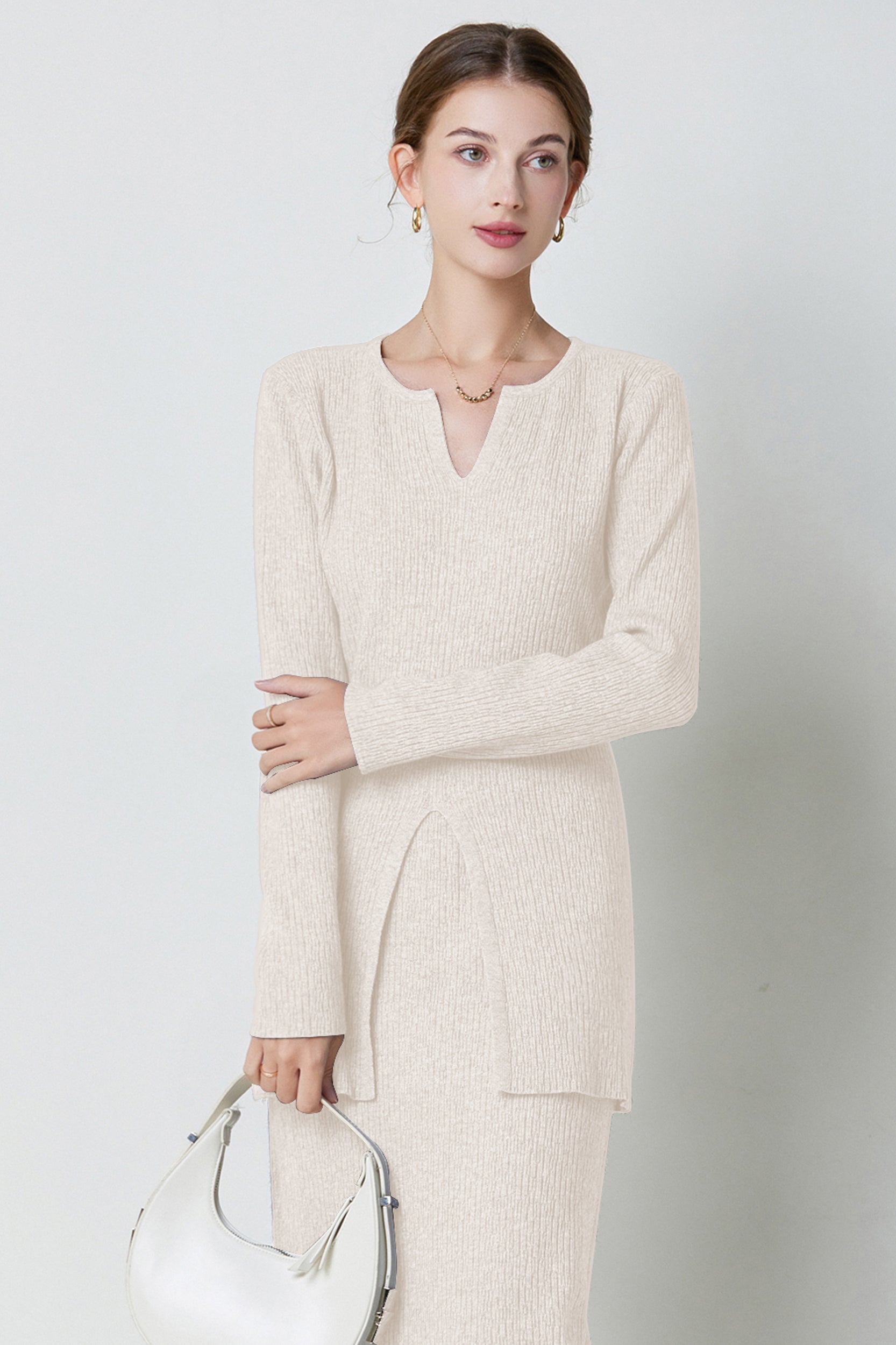 SKYEElsieV-neckSlitHemKnitTop_0016s_0000_Lightbeigecopy