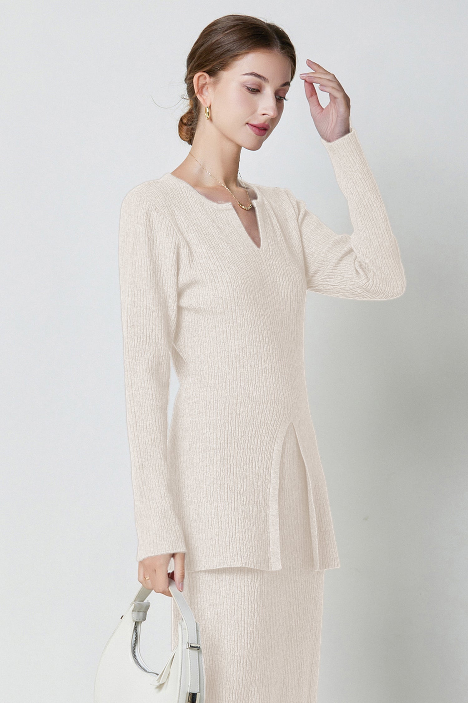 SKYEElsieV-neckSlitHemKnitTop_0016s_0006_Lightbeigecopy2