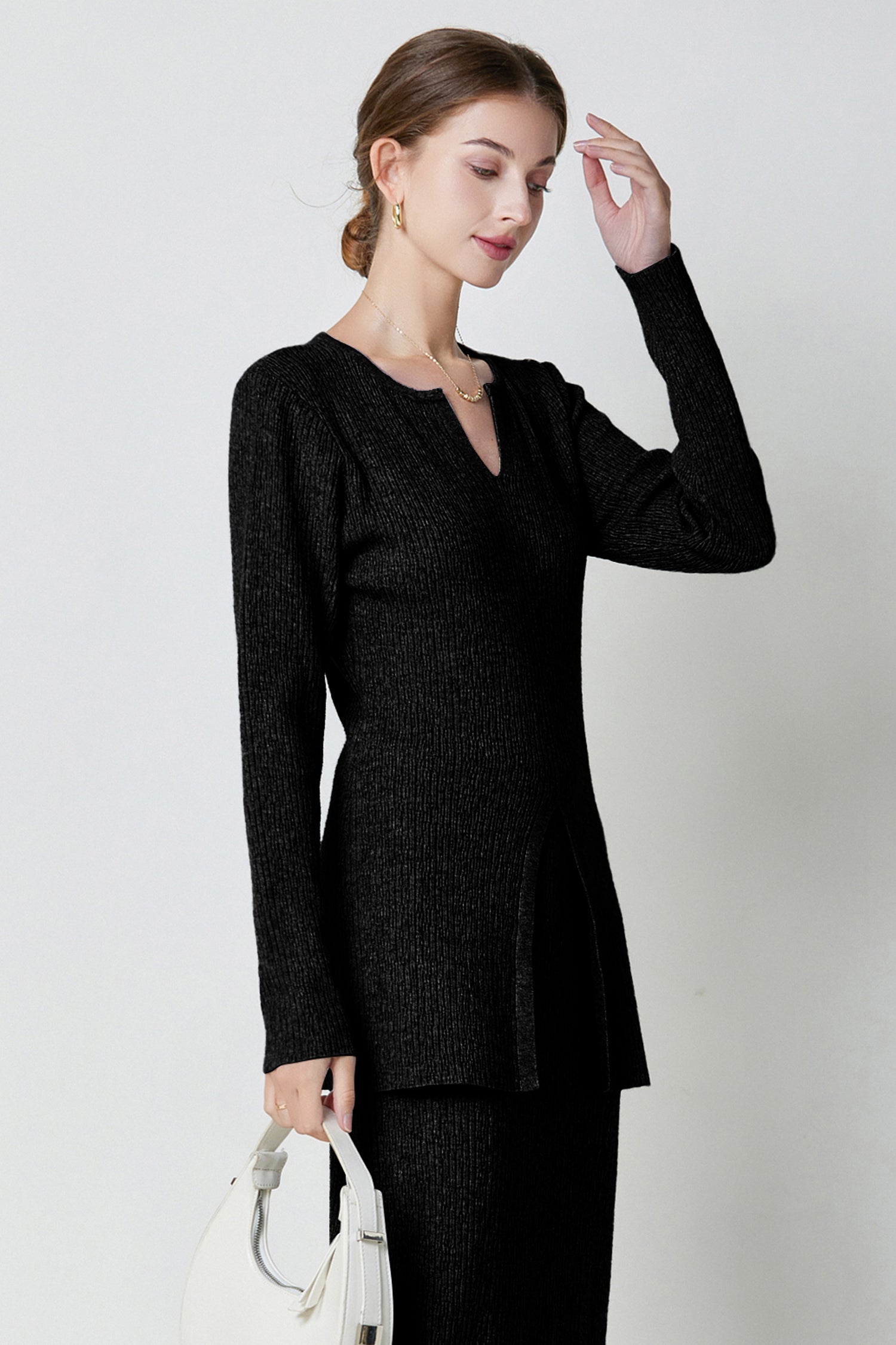 SKYEElsieV-neckSlitHemKnitTop_0016s_0007_Blackcopy7