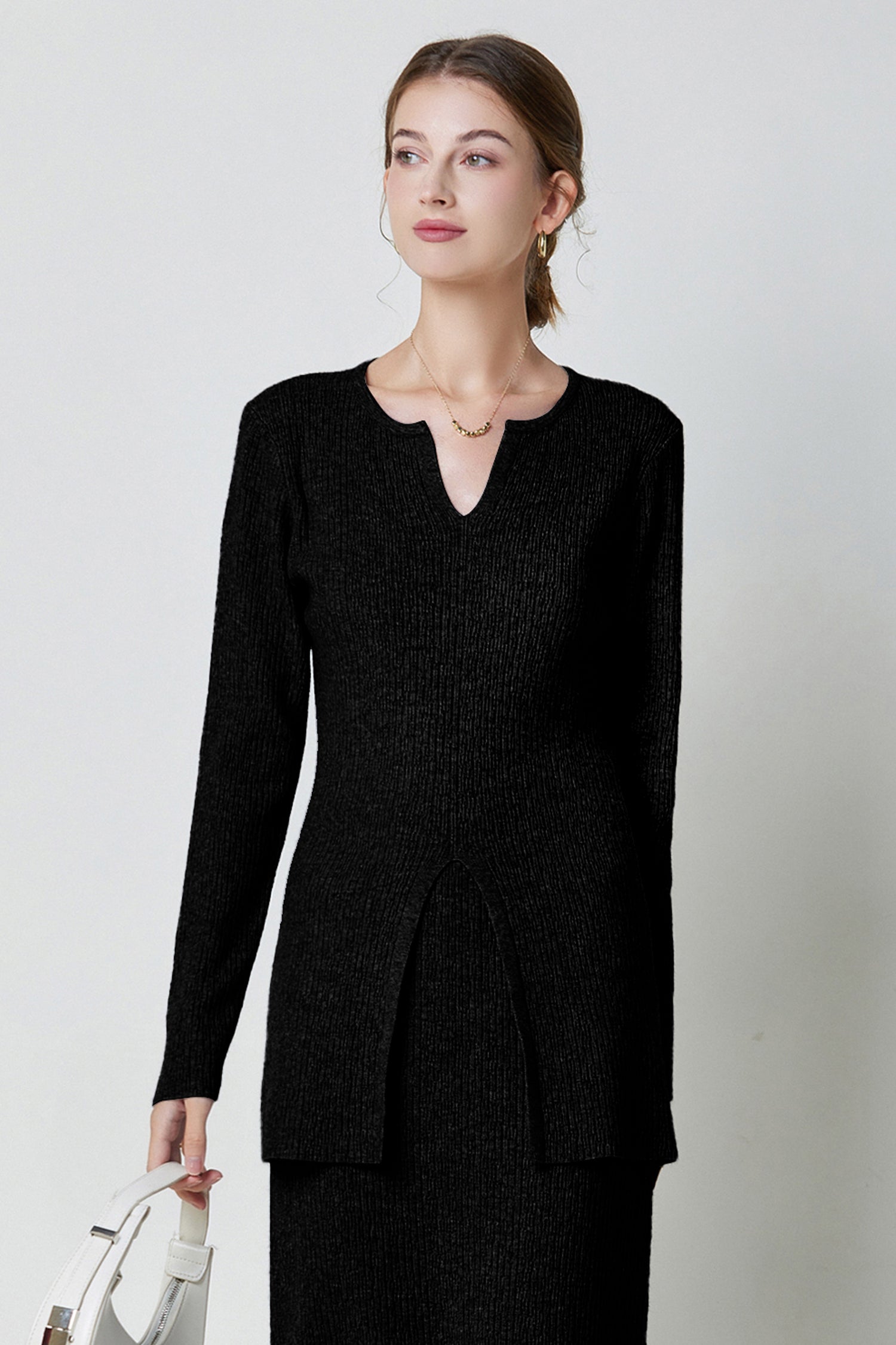 SKYEElsieV-neckSlitHemKnitTop_0016s_0013_Blackcopy8