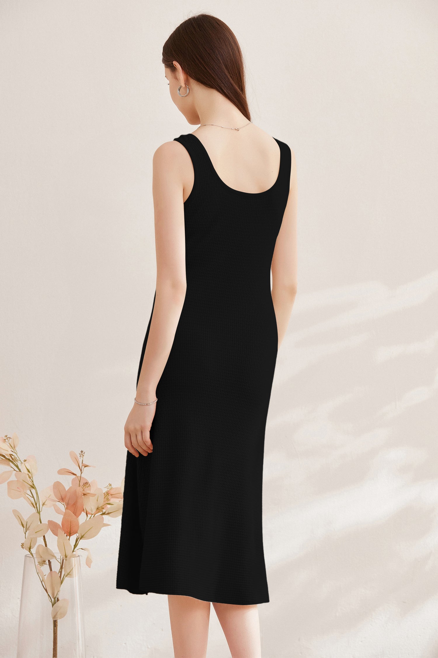 SKYEHazelV-neckStretchKnitFabric_5