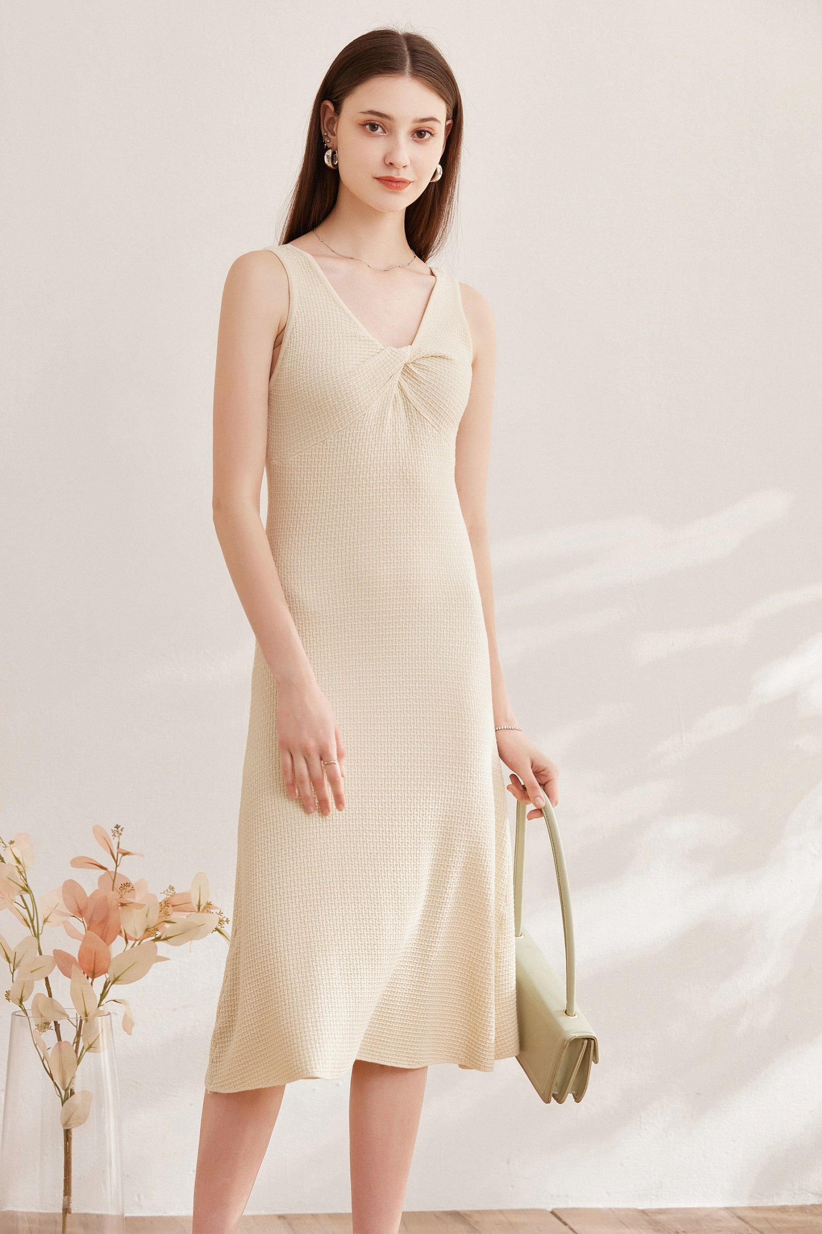 SKYEHazelV-neckStretchKnitFabric_8