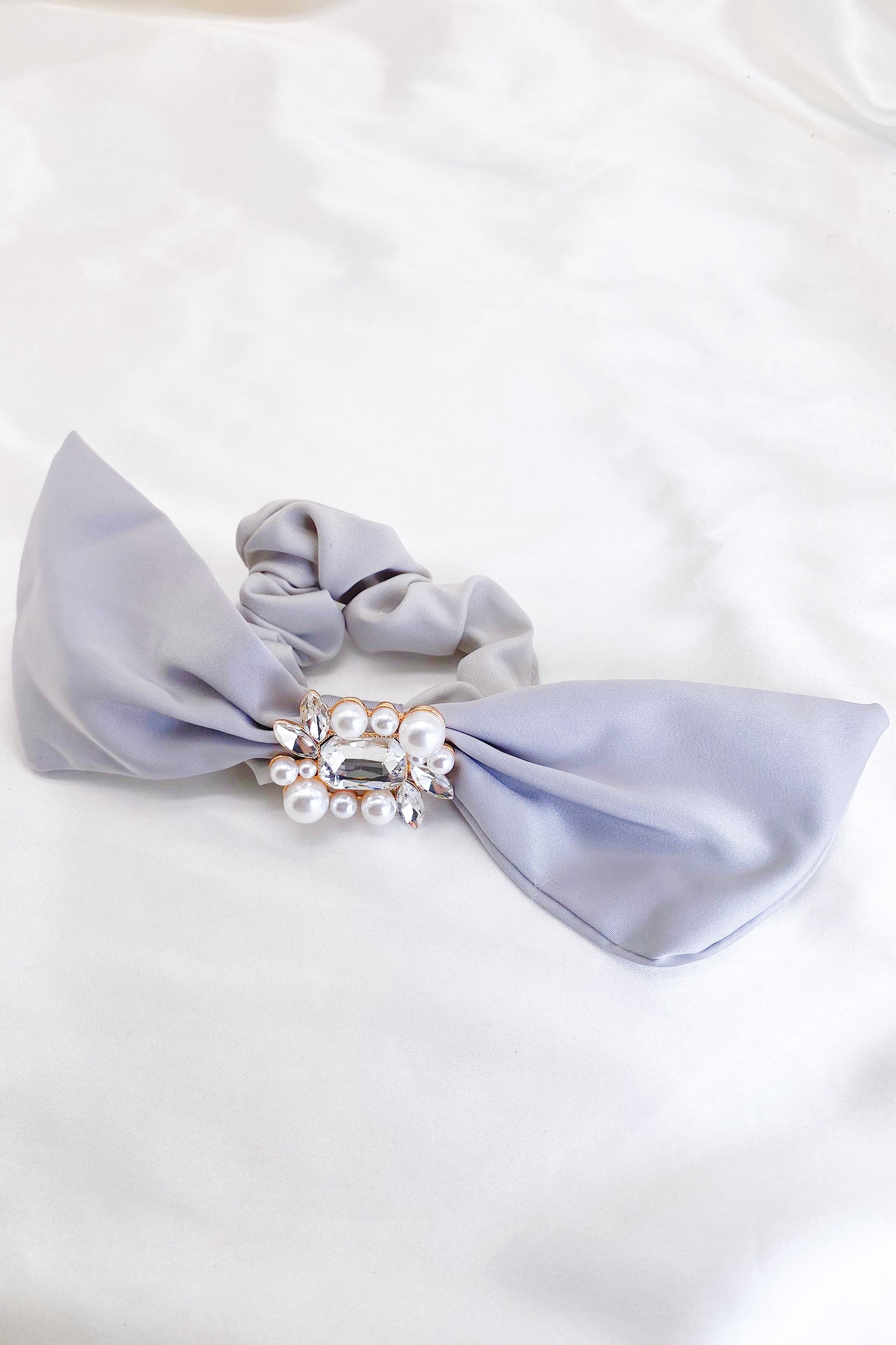 SKYEHelenaPearlCrystalBowHairTie_4_64f84a1b-8f6f-488a-a19b-55f7e203dc28