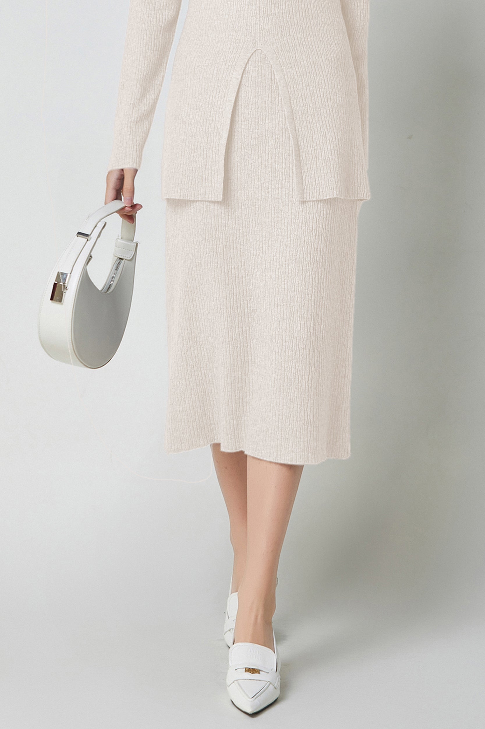 SKYEMarcellaBackSlitStretchKnitMidiSkirt_0016s_0027_LightBeigecopy