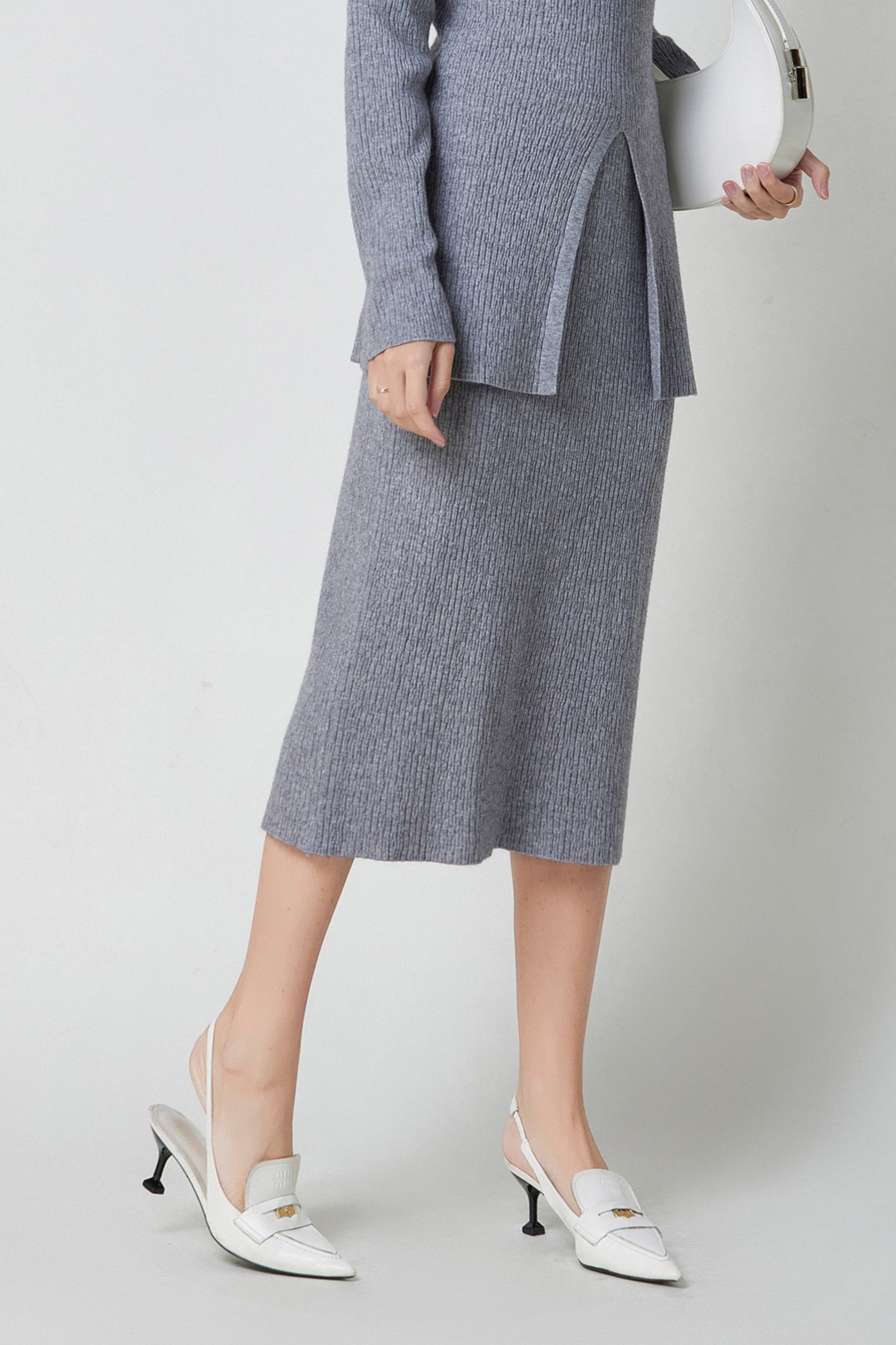 SKYEMarcellaBackSlitStretchKnitMidiSkirt_0017s_0034_Black