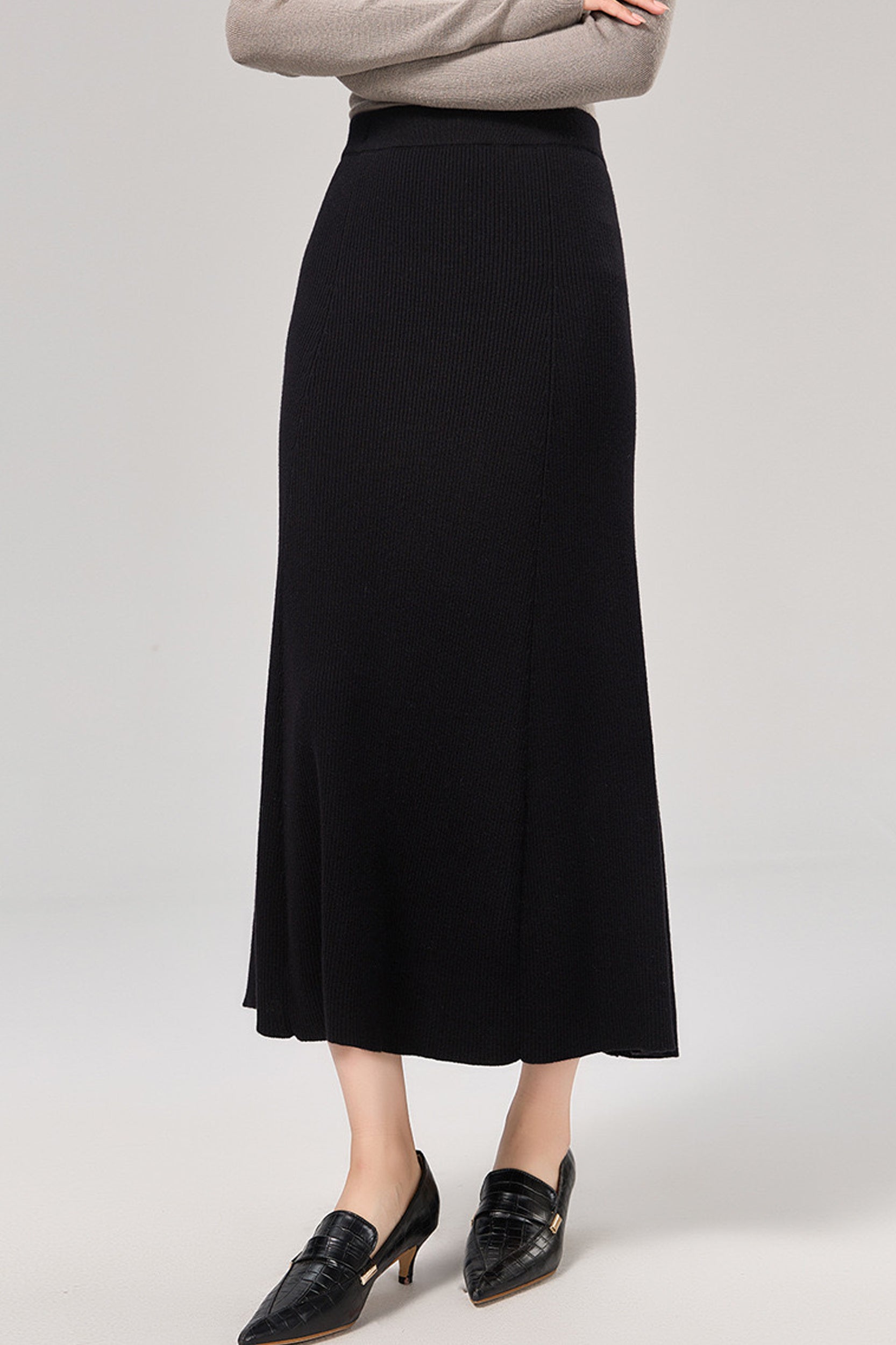 SKYEMarianneMerinoWoolRibbedKnitMidiSkirt_0000s_0004_Background