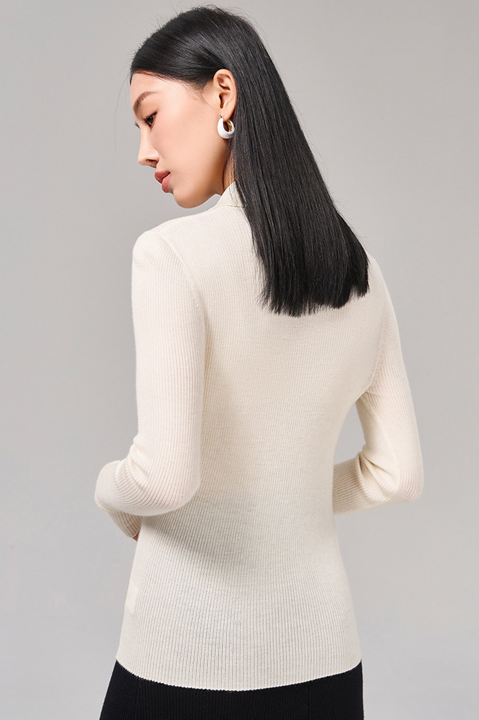 SKYEMarloweAsymmetricalContrastPoloCollarKnitSweater_0000s_0005_2023-10-09212718_12