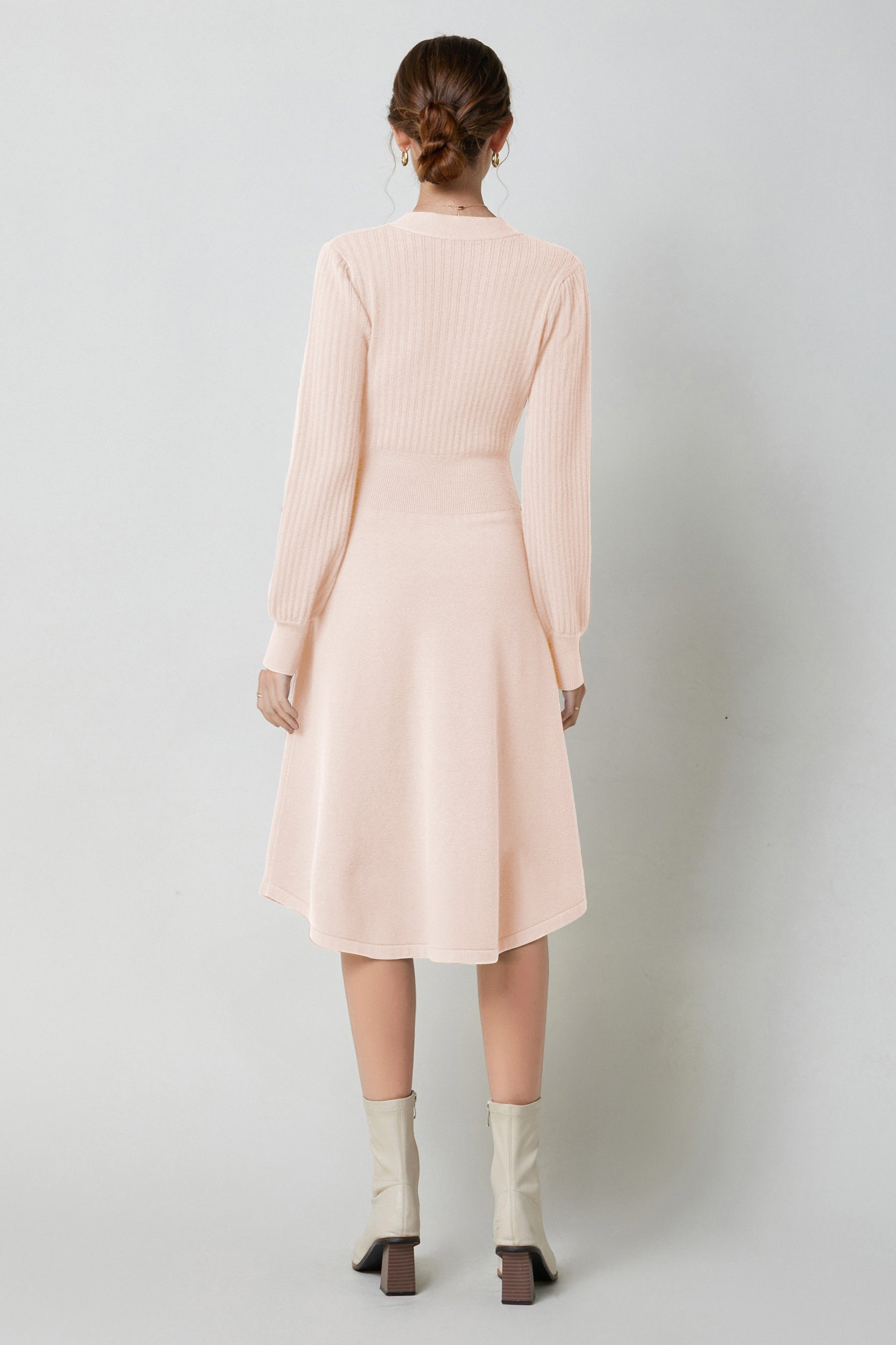 SKYENicolaV-neckPuffSleeveStretchKnitMidiDress_0015s_0006_Pink