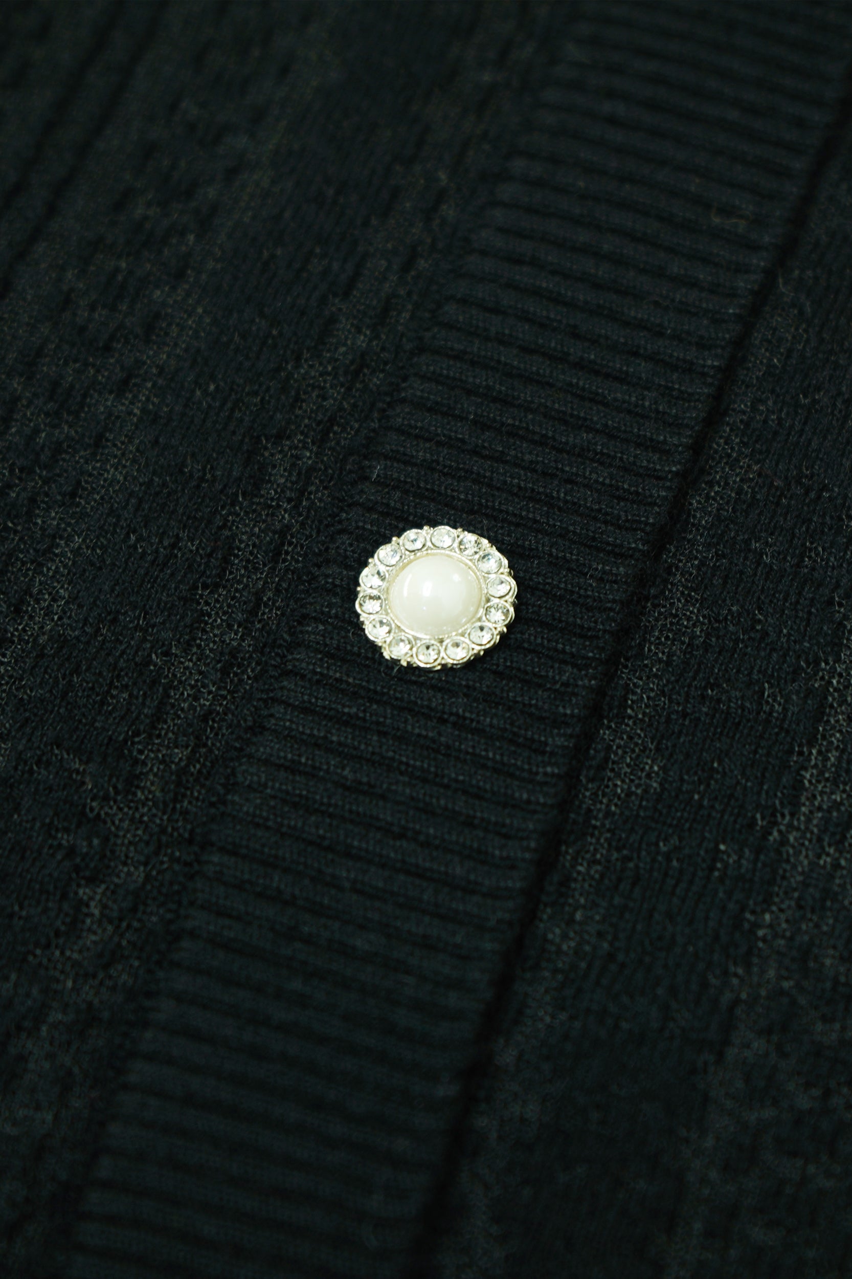 SKYEScarlettMerinoWoolPearlButtonKnitCardiganBlack_0000s_0012_Background