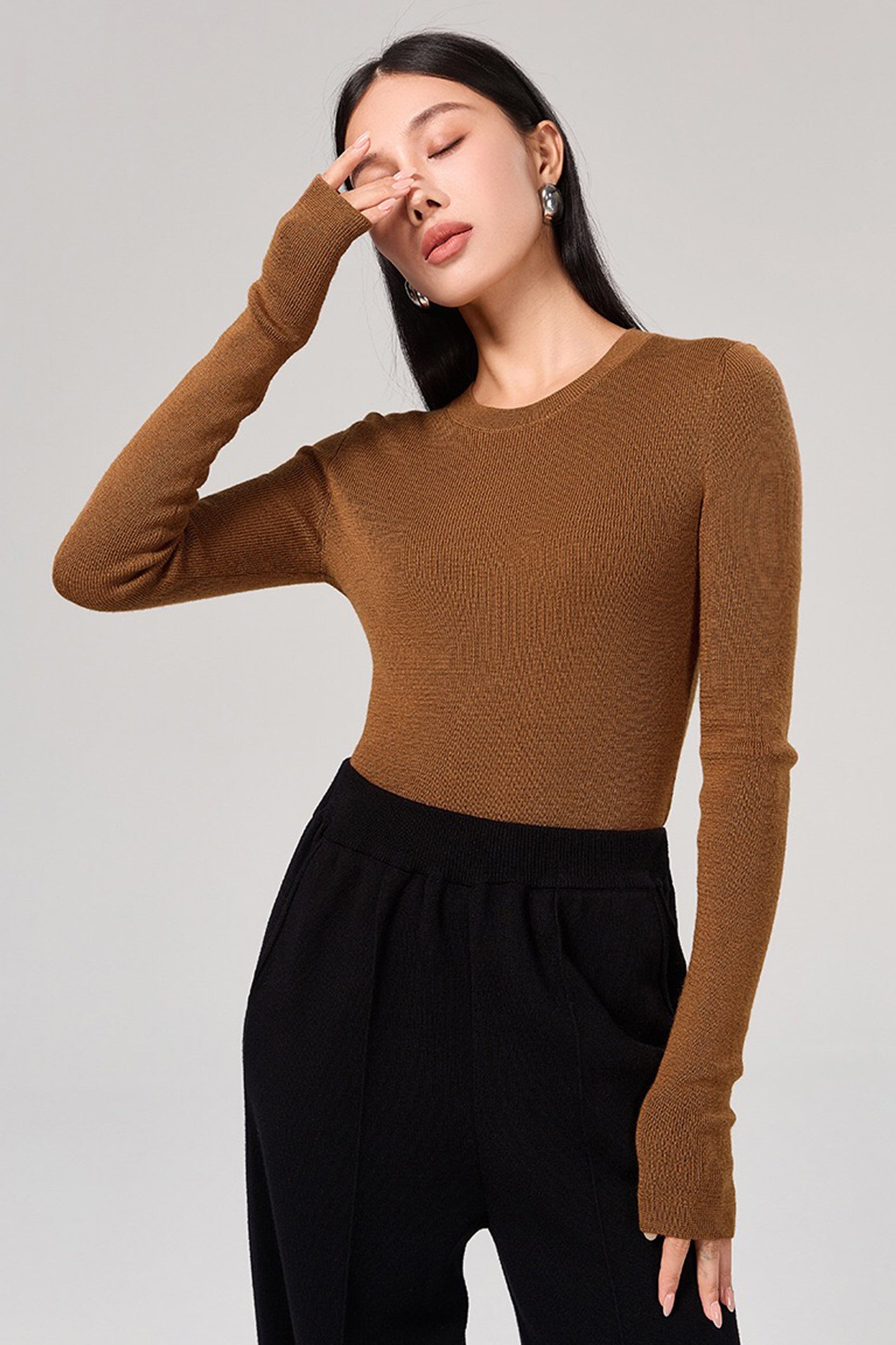 SKYESiennaMerinoWoolLongSleeveSweater_0000s_0003_Background