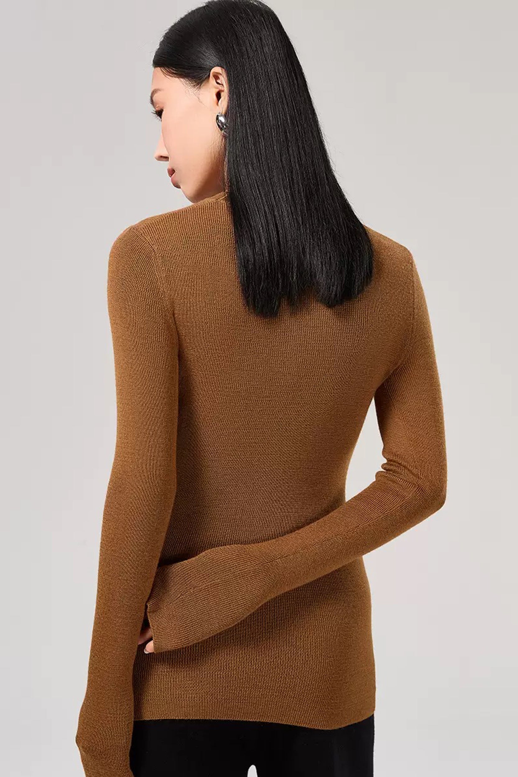 SKYESiennaMerinoWoolLongSleeveSweater_0000s_0008_Background