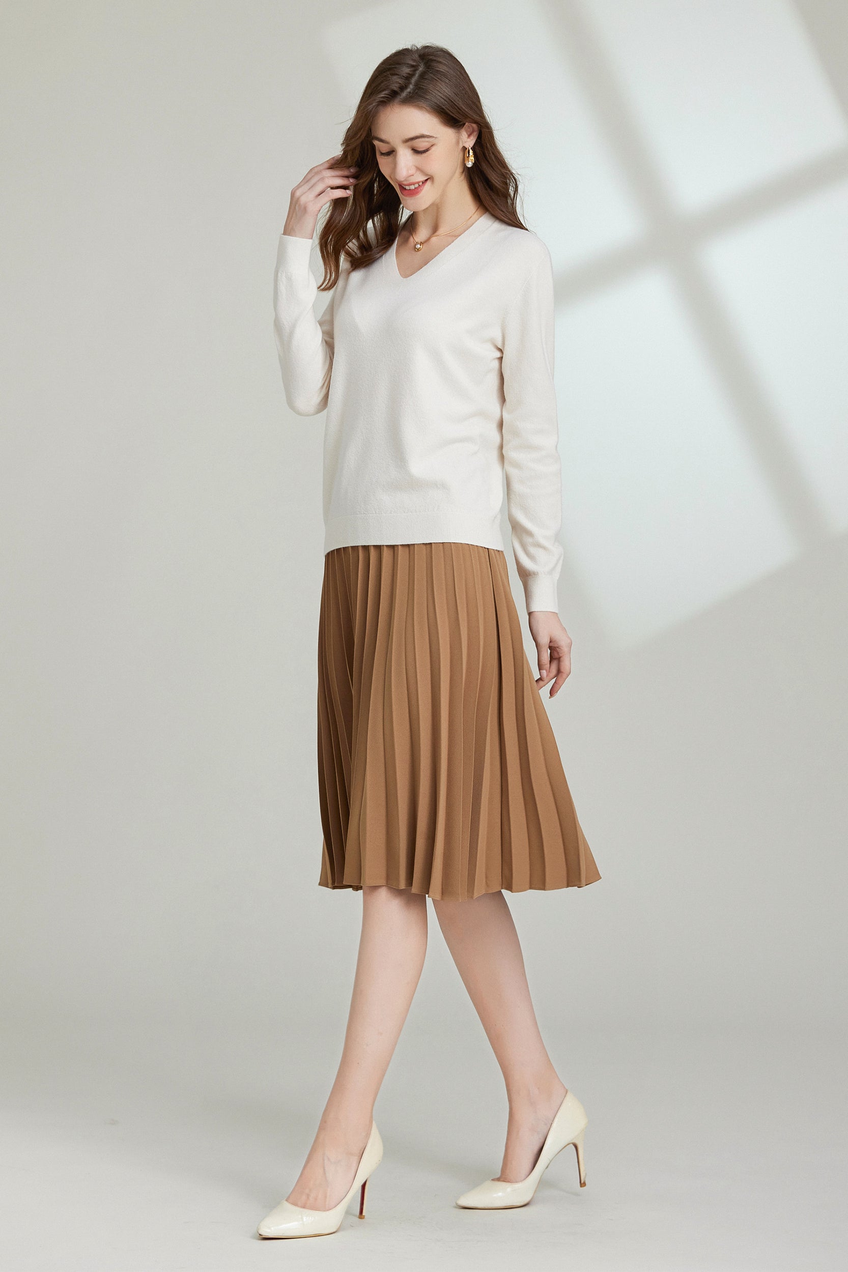 SKYE_Amelia_V-neck_Ribbed_Stretch_Knit_Top_12