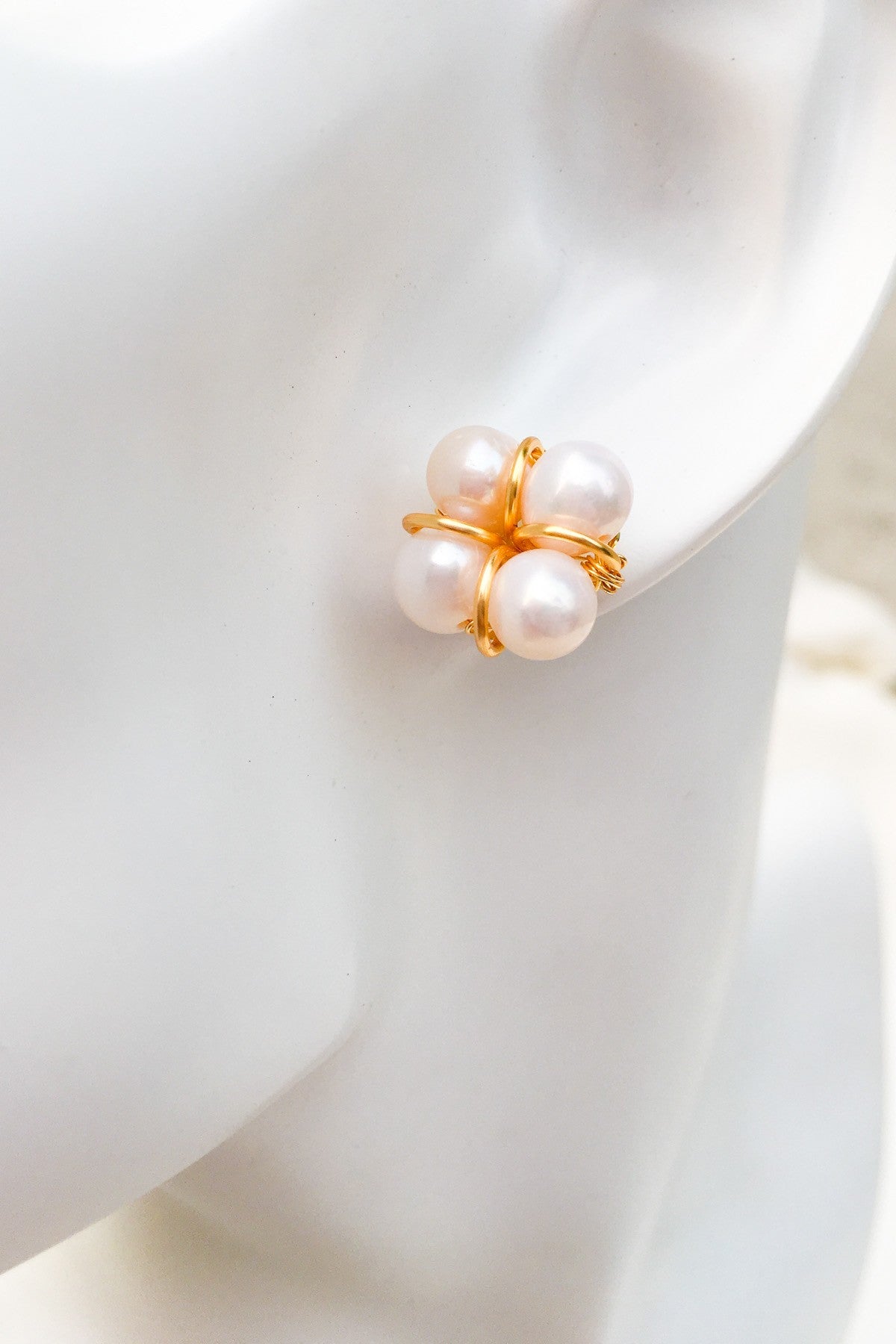 SKYE San Francisco SF shop ethical sustainable modern minimalist chic luxury women jewelry Taia 18K Gold Freshwater Pearl Earrings 4