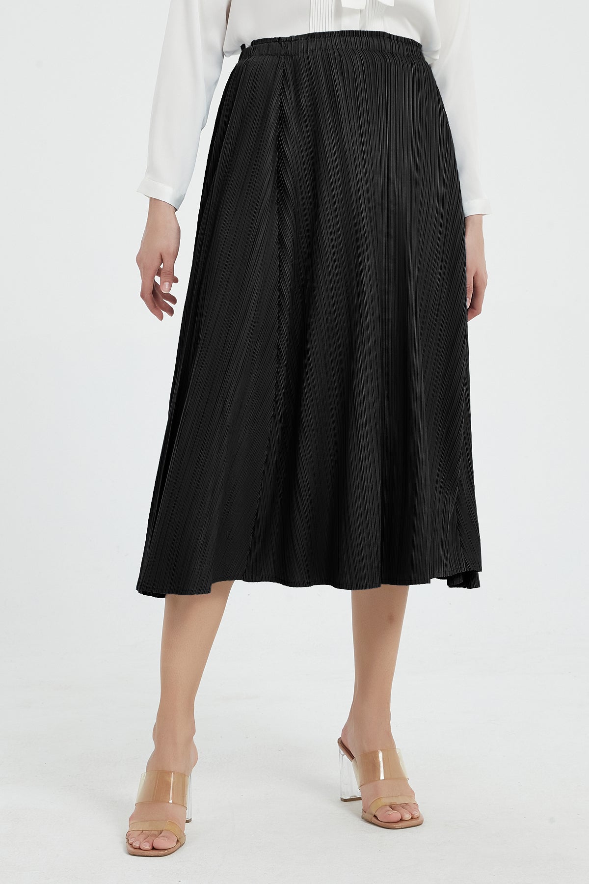 SKYE Gwyneth Midi Pleated Skirt Black2