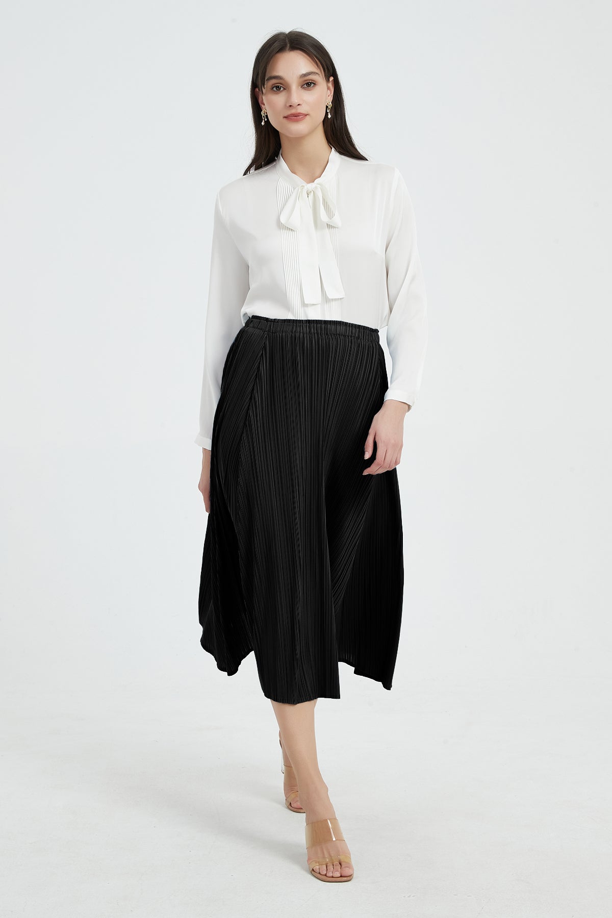 SKYE Gwyneth Midi Pleated Skirt Black5