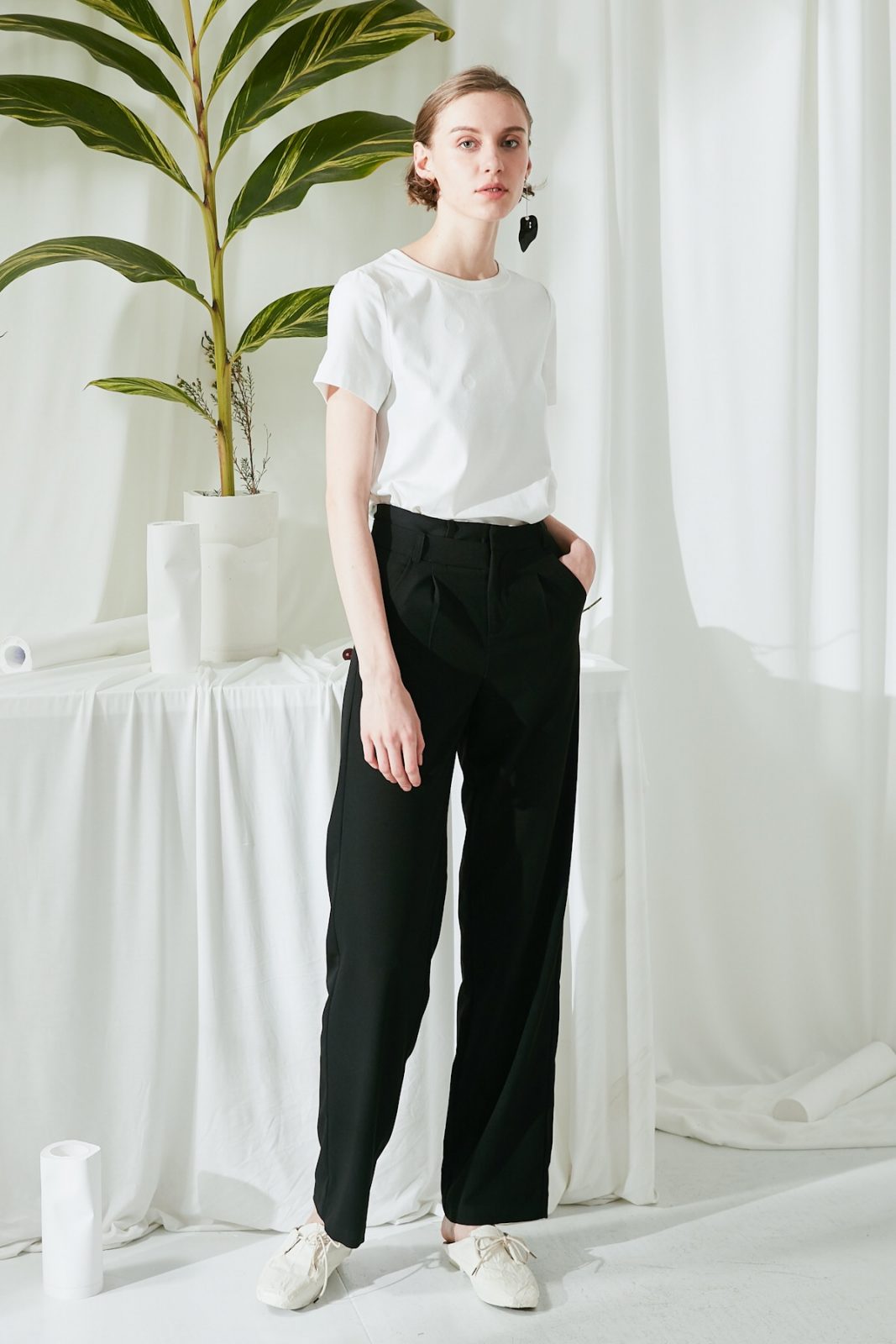 SKYE SF modern minimalist women clothing fashion Brielle Pants Black 2