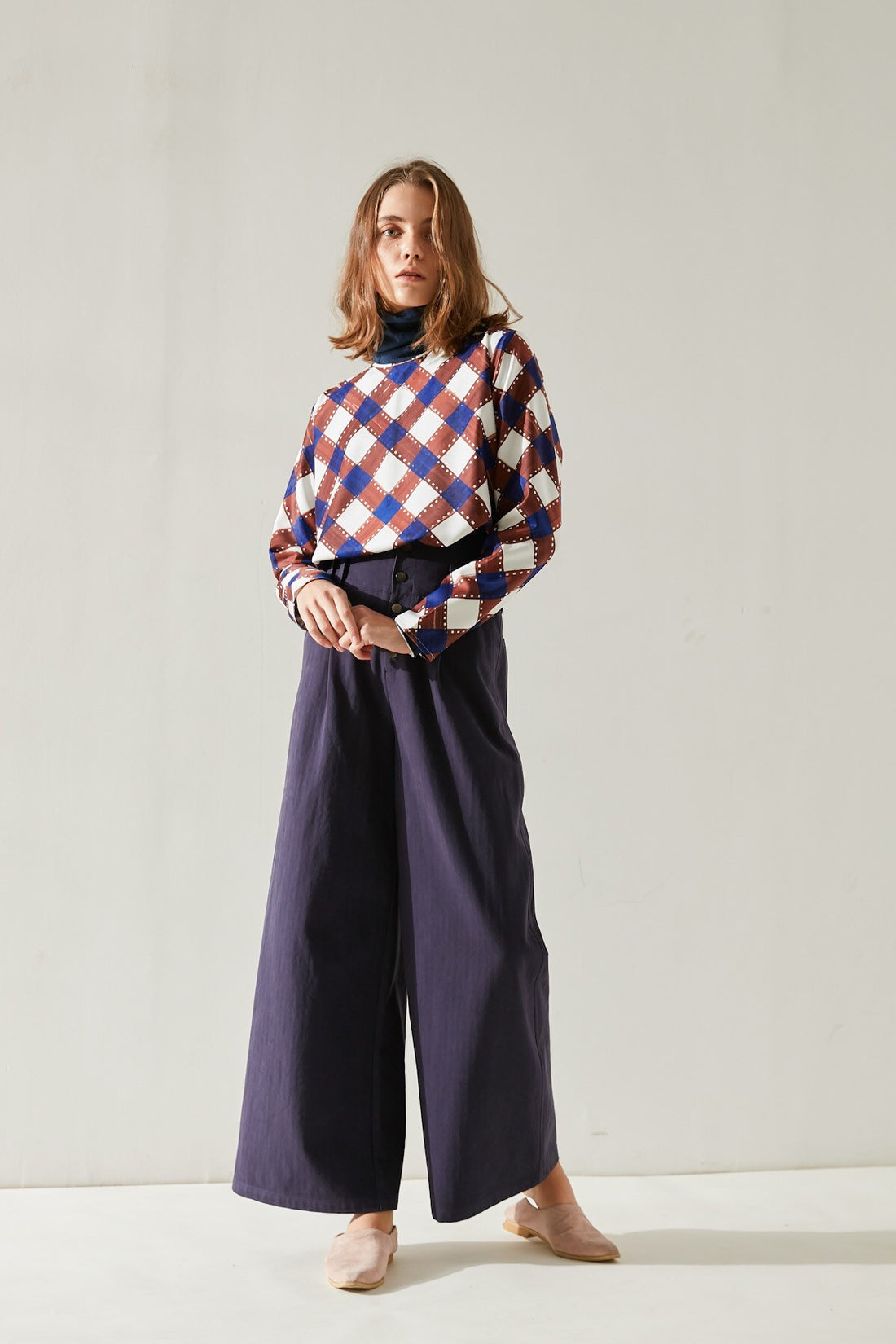 SKYE San Francisco SF shop ethical sustainable modern minimalist elegant quality women clothing fashion brand Nathalie Wide Leg Pants Navy 4
