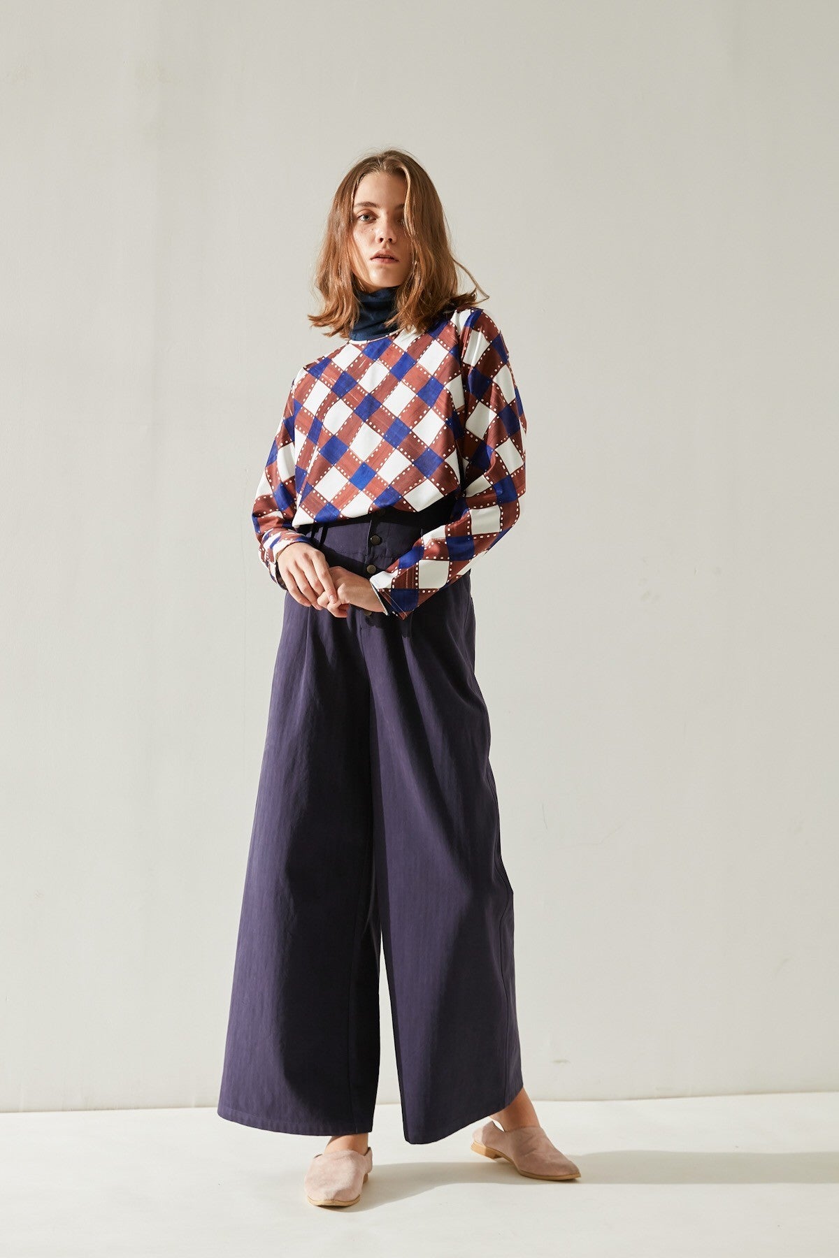 SKYE San Francisco SF shop ethical sustainable modern minimalist elegant quality women clothing fashion brand Nathalie Wide Leg Pants Navy 4