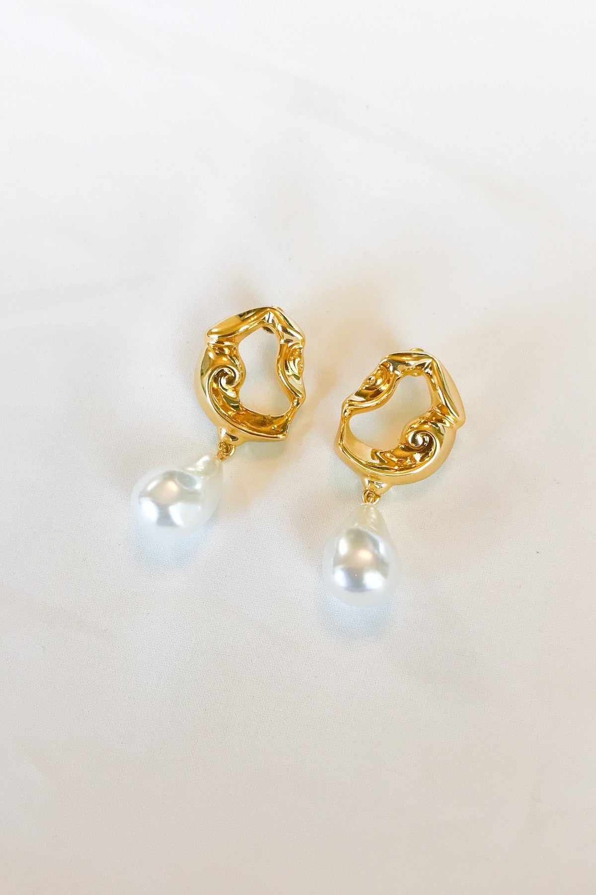 SKYE San Francisco SF shop ethical sustainable modern minimalist luxury women jewelry Spring 2020 Aceline 18K Gold Baroque Pearl Earrings 3