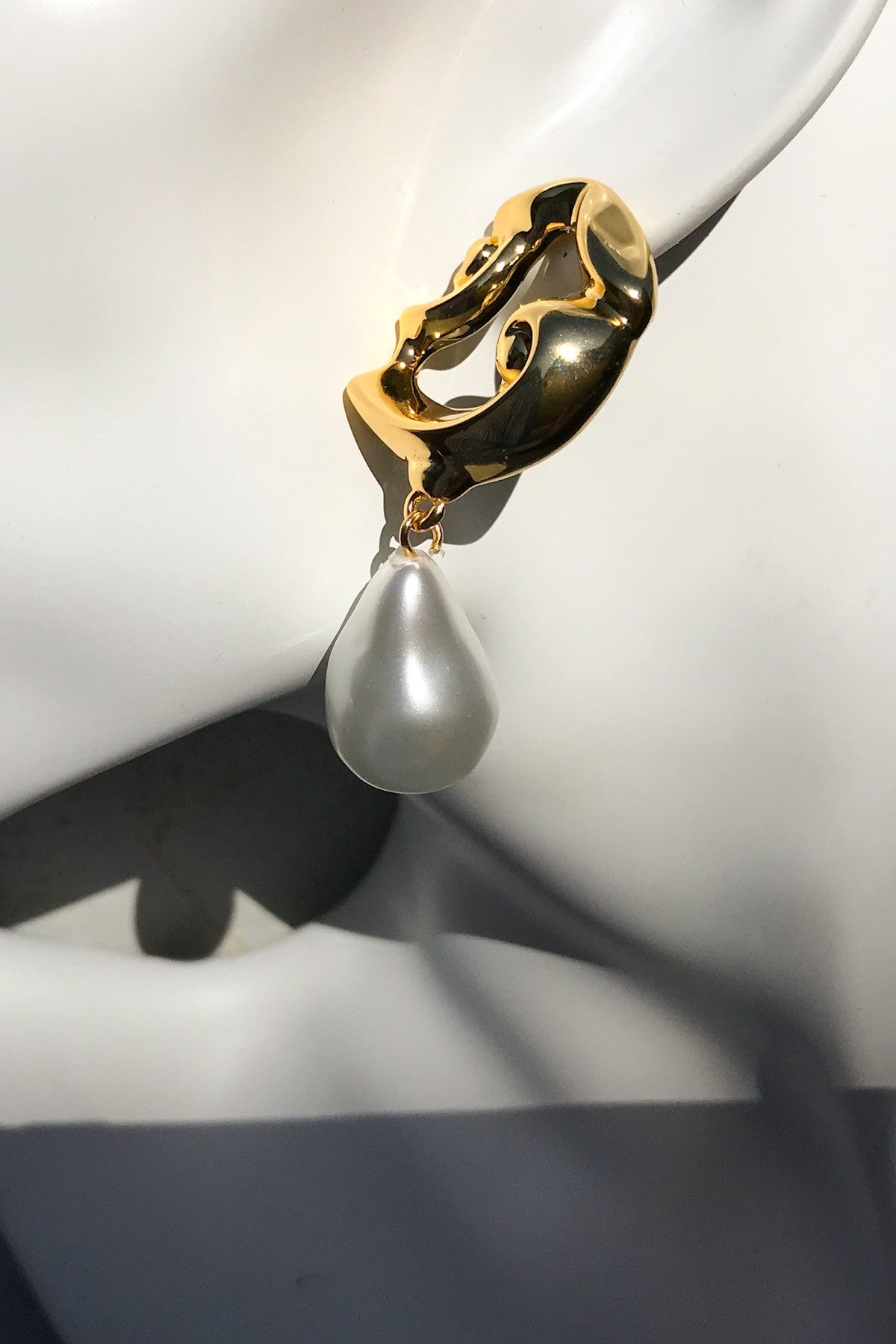 SKYE San Francisco SF shop ethical sustainable modern minimalist luxury women jewelry Spring 2020 Aceline 18K Gold Baroque Pearl Earrings