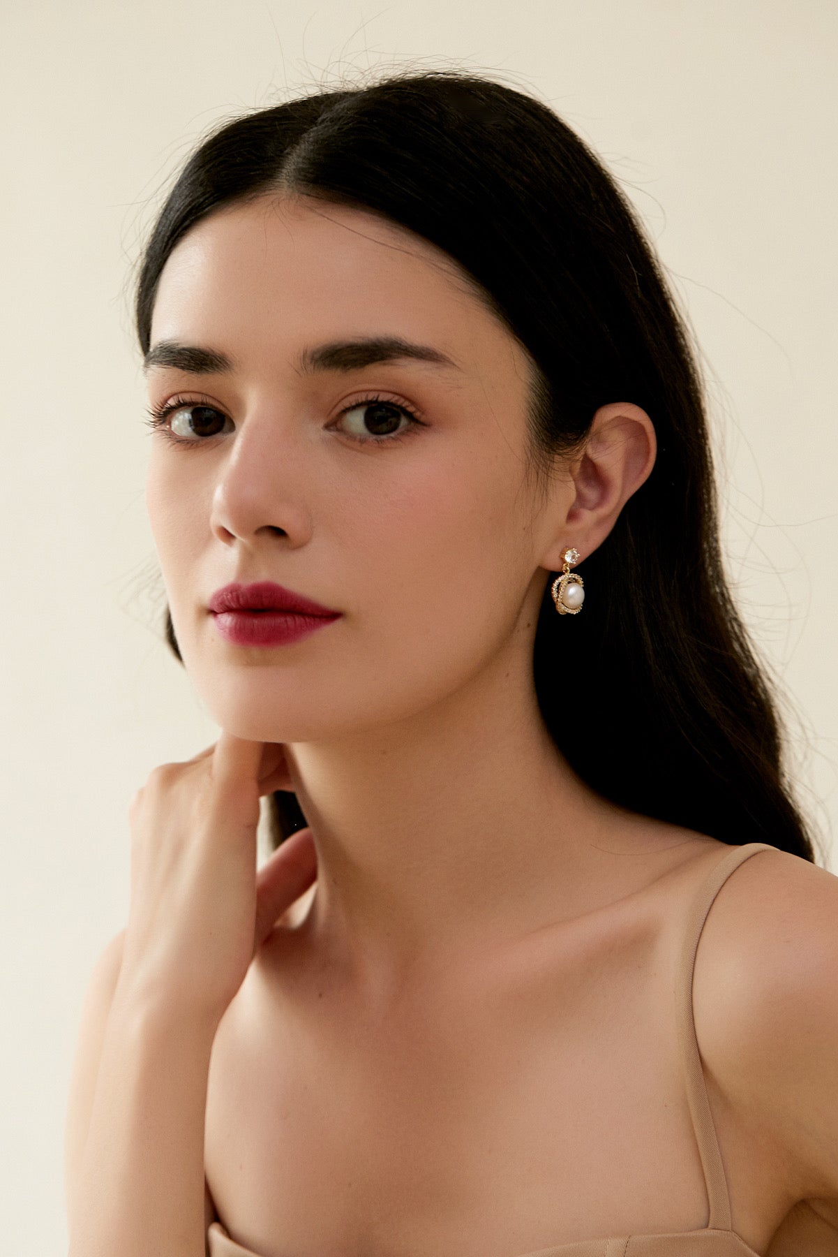 SKYE San Francisco Shop Chic Modern Elegant Classy Women Jewelry French Parisian Minimalist Alexandrine 18K Gold Crystal Pearl Earrings 5