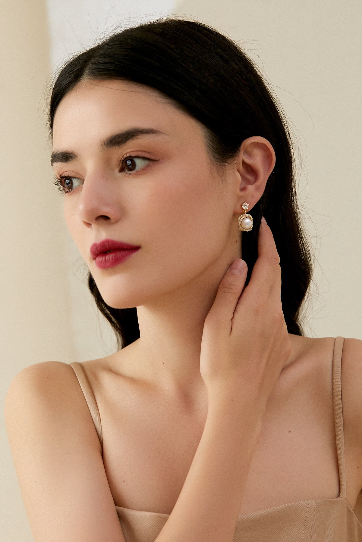SKYE San Francisco Shop Chic Modern Elegant Classy Women Jewelry French Parisian Minimalist Alexandrine 18K Gold Crystal Pearl Earrings