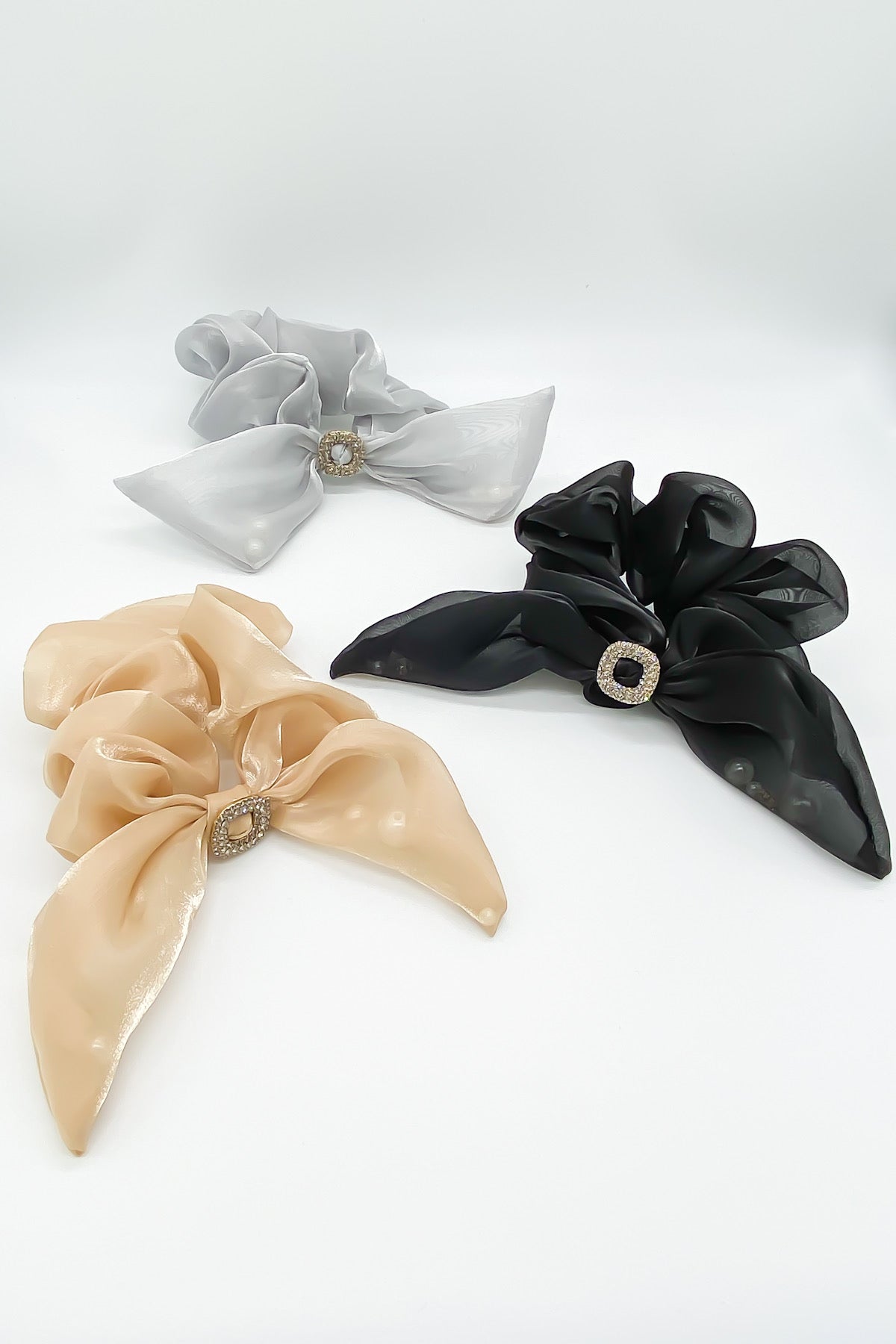 SKYE San Francisco Shop Chic Modern Elegant Classy Women Jewelry French Parisian Minimalist Michelle Organza Pearl Bow Scrunchie 4