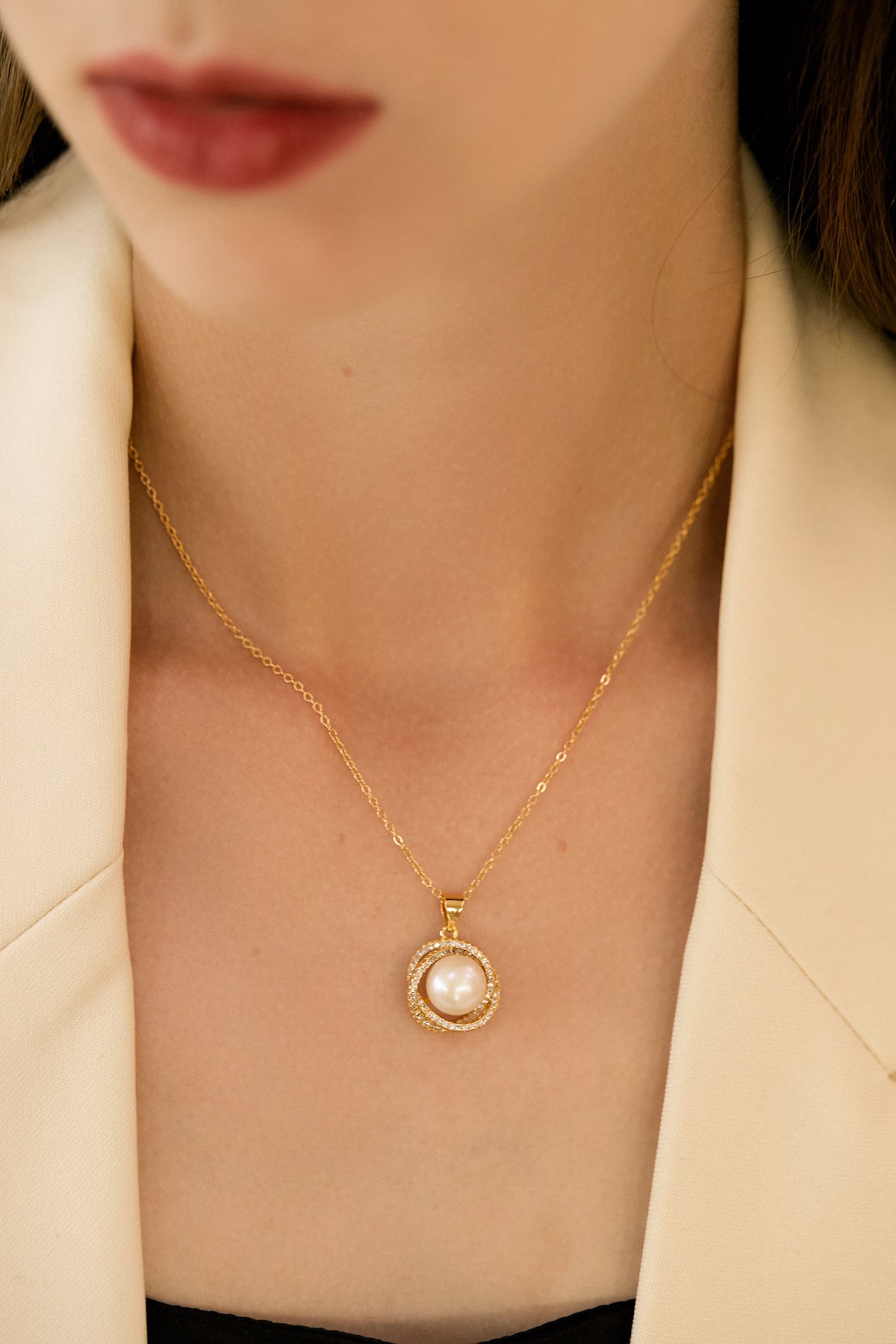 SKYE San Francisco Shop Chic Modern Elegant Classy Women Jewelry French Parisian Minimalist Odina Freshwater Pearl Pendant Necklace 9