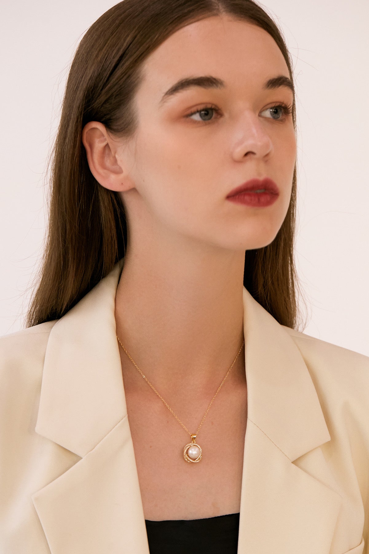 SKYE San Francisco Shop Chic Modern Elegant Classy Women Jewelry French Parisian Minimalist Odina Freshwater Pearl Pendant Necklace