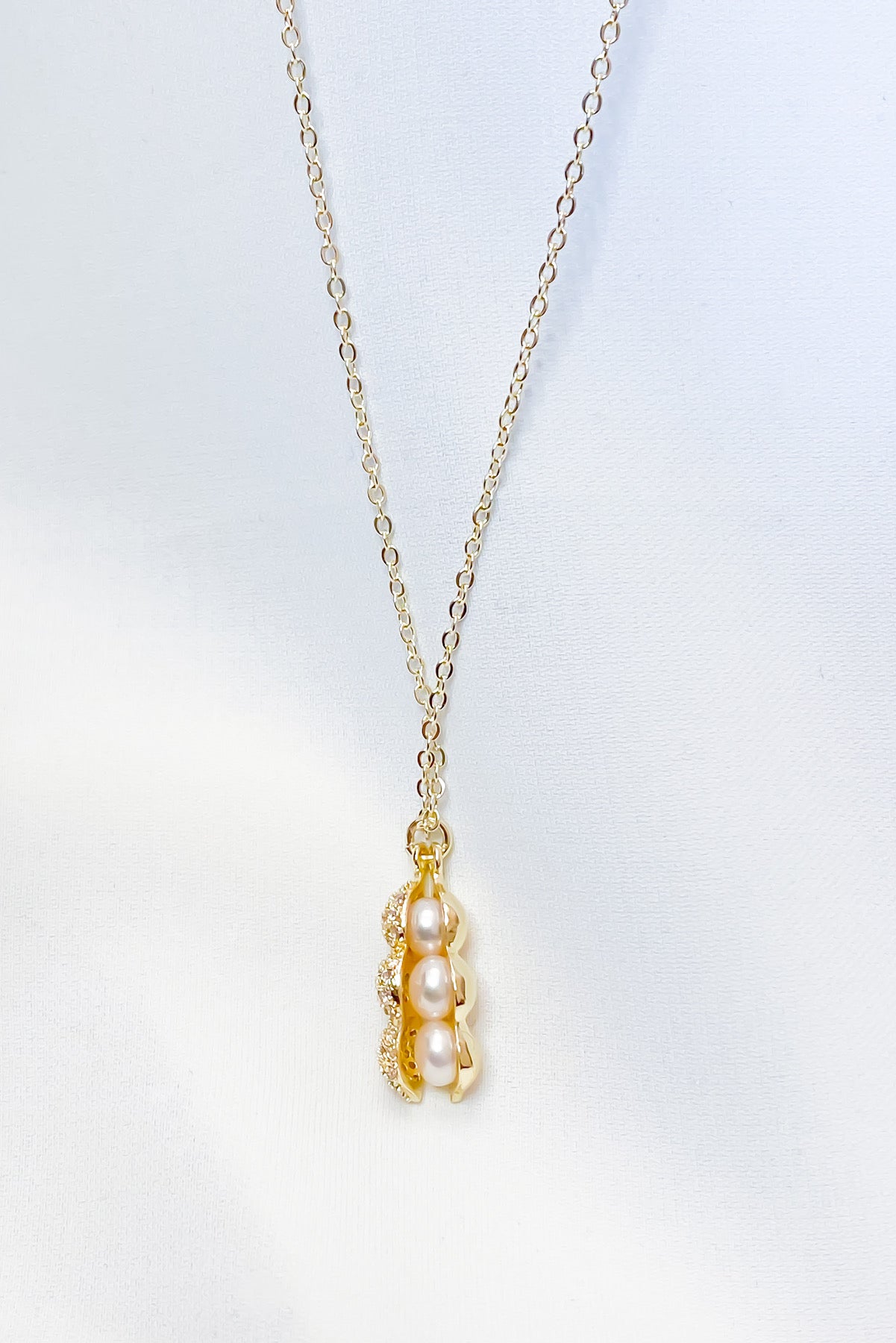 SKYE San Francisco Shop Chic Modern Elegant Classy Women Jewelry French Parisian Minimalist Raelynn 18K Gold Peas in a Pod Necklace