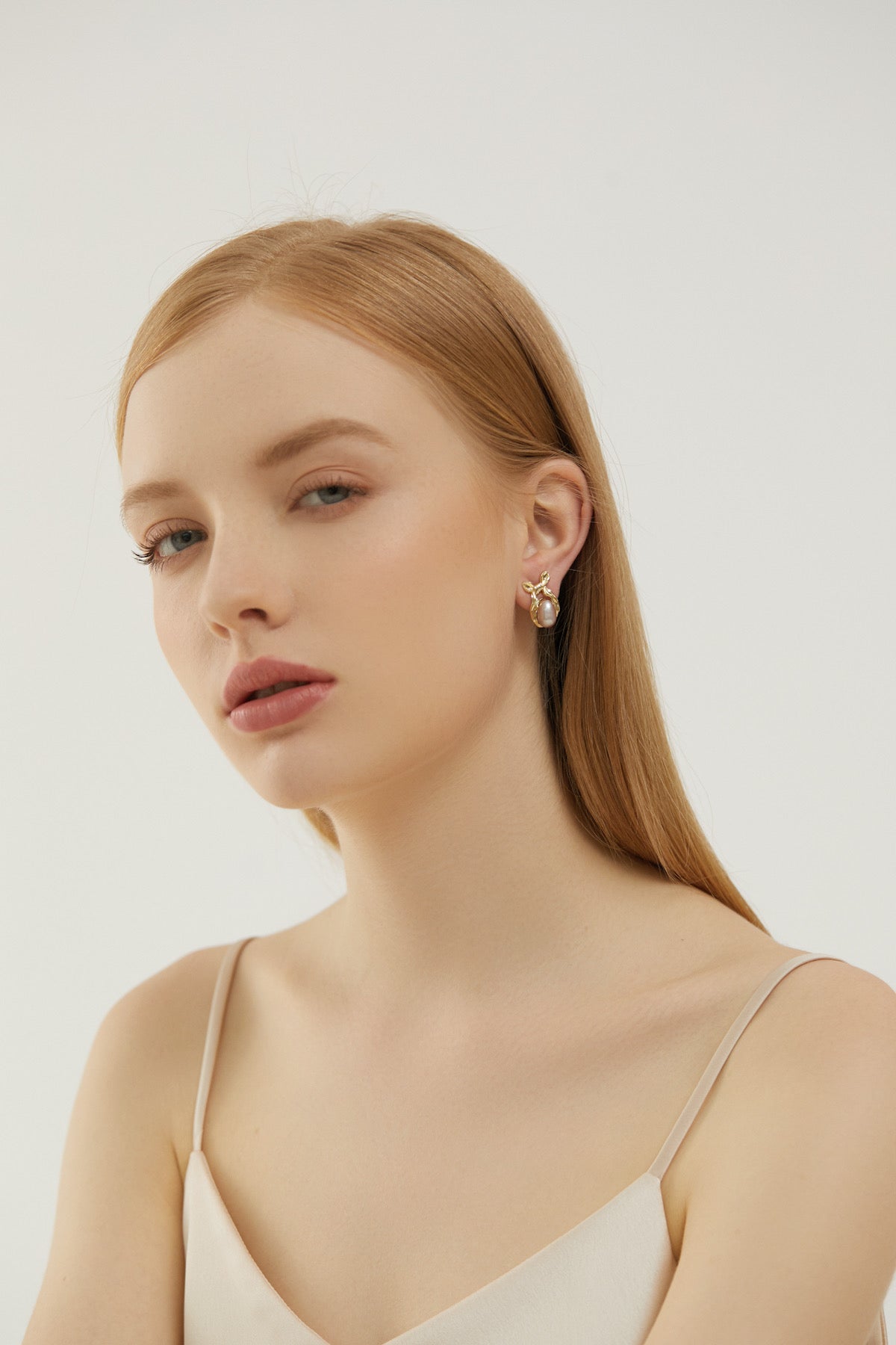 SKYE San Francisco Shop Chic Modern Elegant Classy Women Jewelry French Parisian Minimalist Sabine Freshwater Pearl Bow Earrings 3