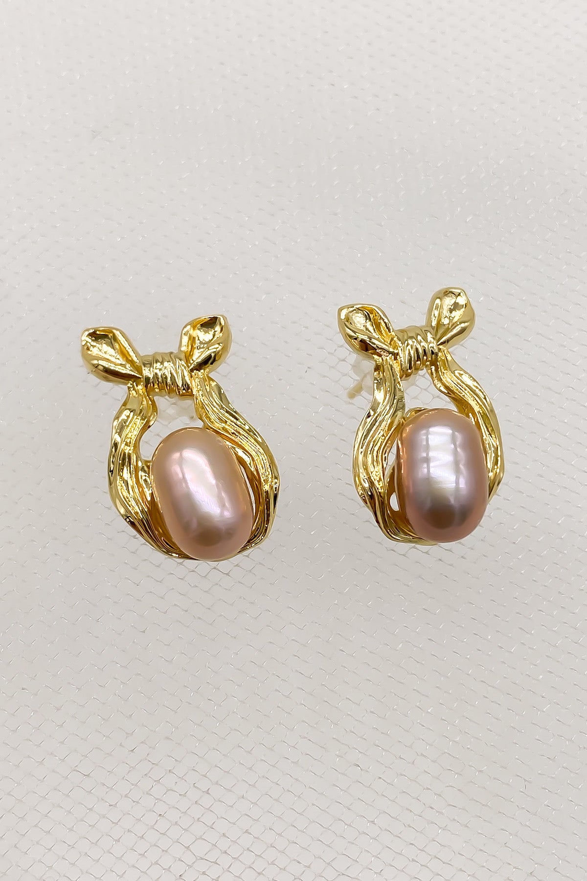 SKYE San Francisco Shop Chic Modern Elegant Classy Women Jewelry French Parisian Minimalist Sabine Freshwater Pearl Bow Earrings 5