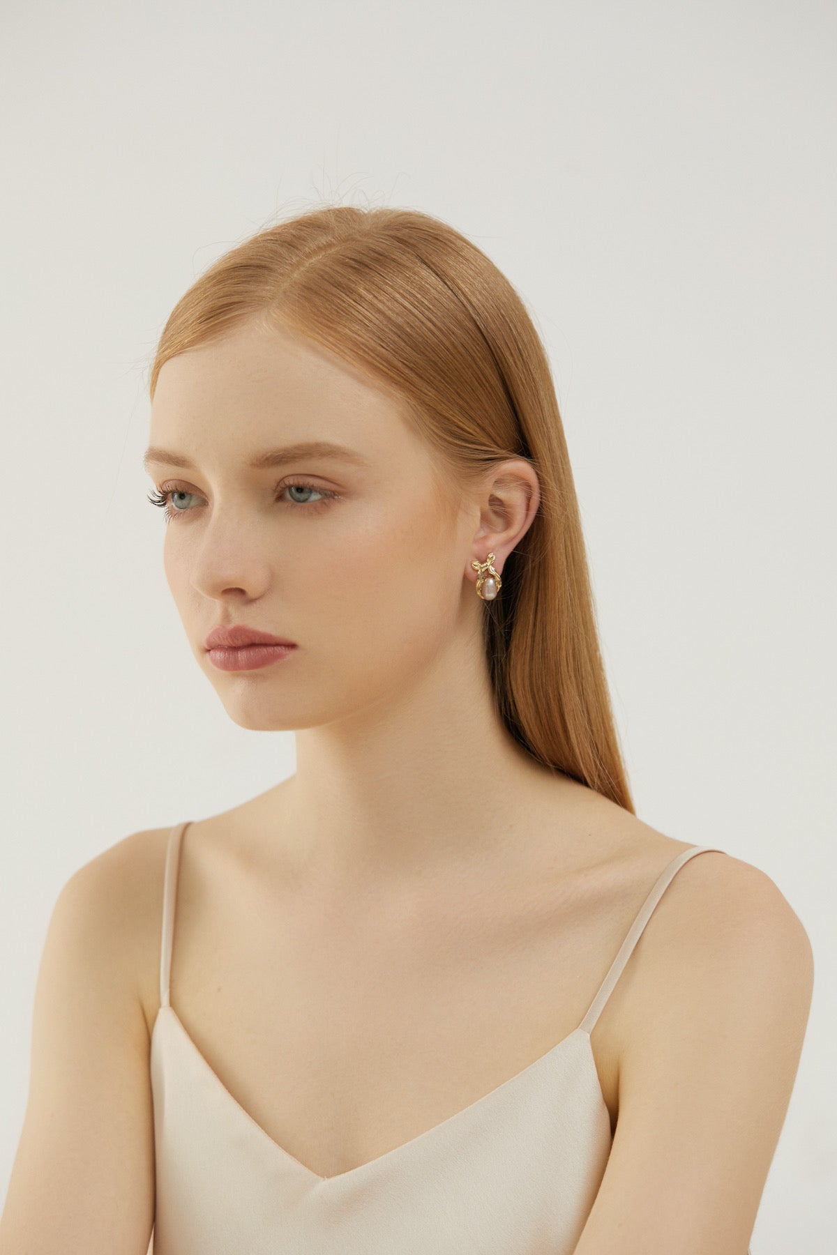 SKYE San Francisco Shop Chic Modern Elegant Classy Women Jewelry French Parisian Minimalist Sabine Freshwater Pearl Bow Earrings