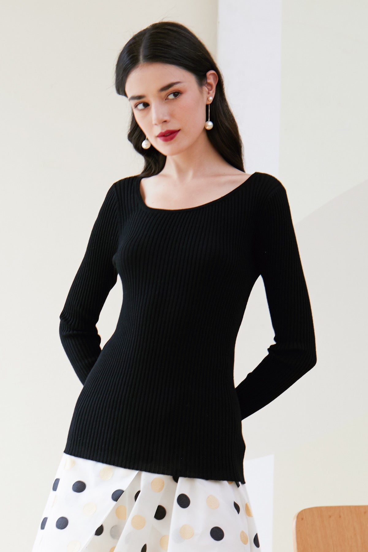 SKYE San Francisco Shop SF Chic Modern Elegant Classy Women Clothing French Parisian Minimalist Fashion Elian Ribbed Sweater 3