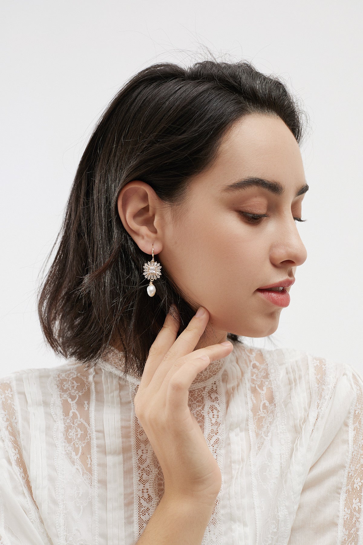 SKYE San Francisco Shop SF Chic Modern Elegant Classy Women Jewelry French Parisian Minimalist Alizee 18K Gold Pearl Earrings 5