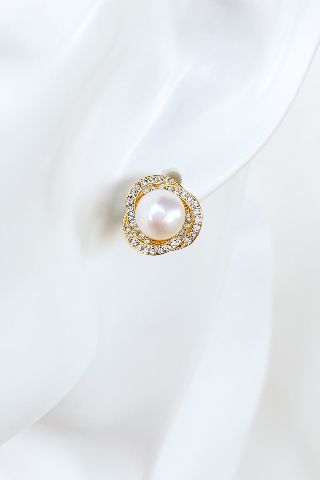 SKYE San Francisco Shop SF Chic Modern Elegant Classy Women Jewelry French Parisian Minimalist Emilien 18K Gold Crystal Pearl Earrings 2