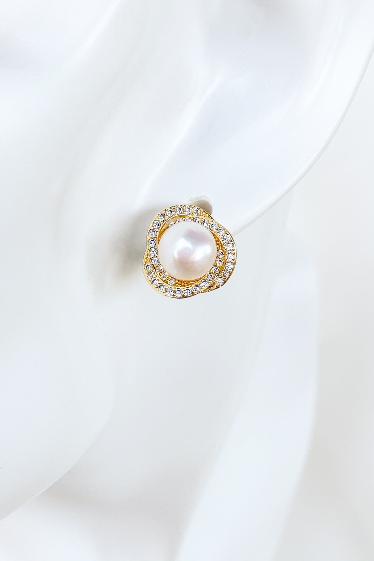SKYE San Francisco Shop SF Chic Modern Elegant Classy Women Jewelry French Parisian Minimalist Emilien 18K Gold Crystal Pearl Earrings 2