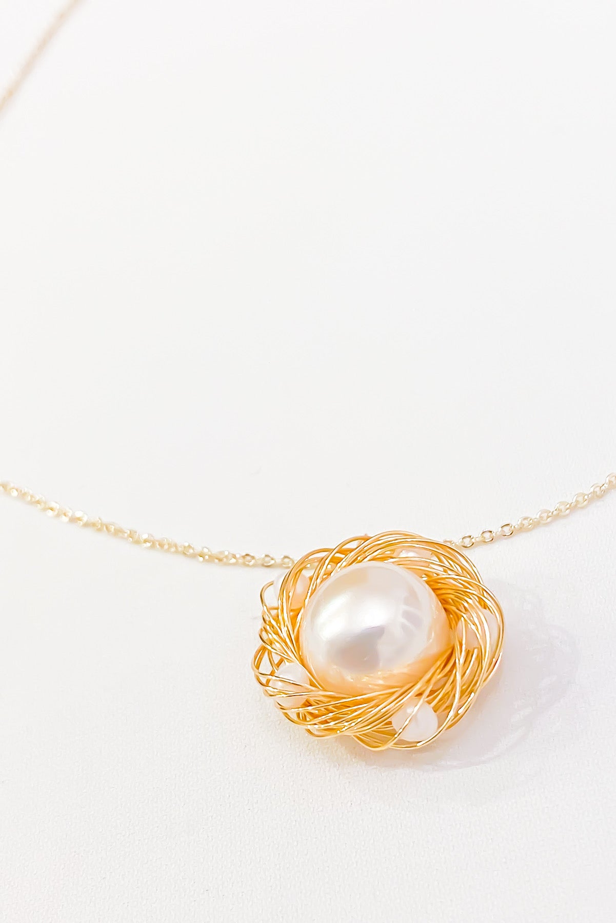 SKYE San Francisco Shop SF Chic Modern Elegant Classy Women Jewelry French Parisian Minimalist Ezra 18K Gold Freshwater Pearl Necklace 2