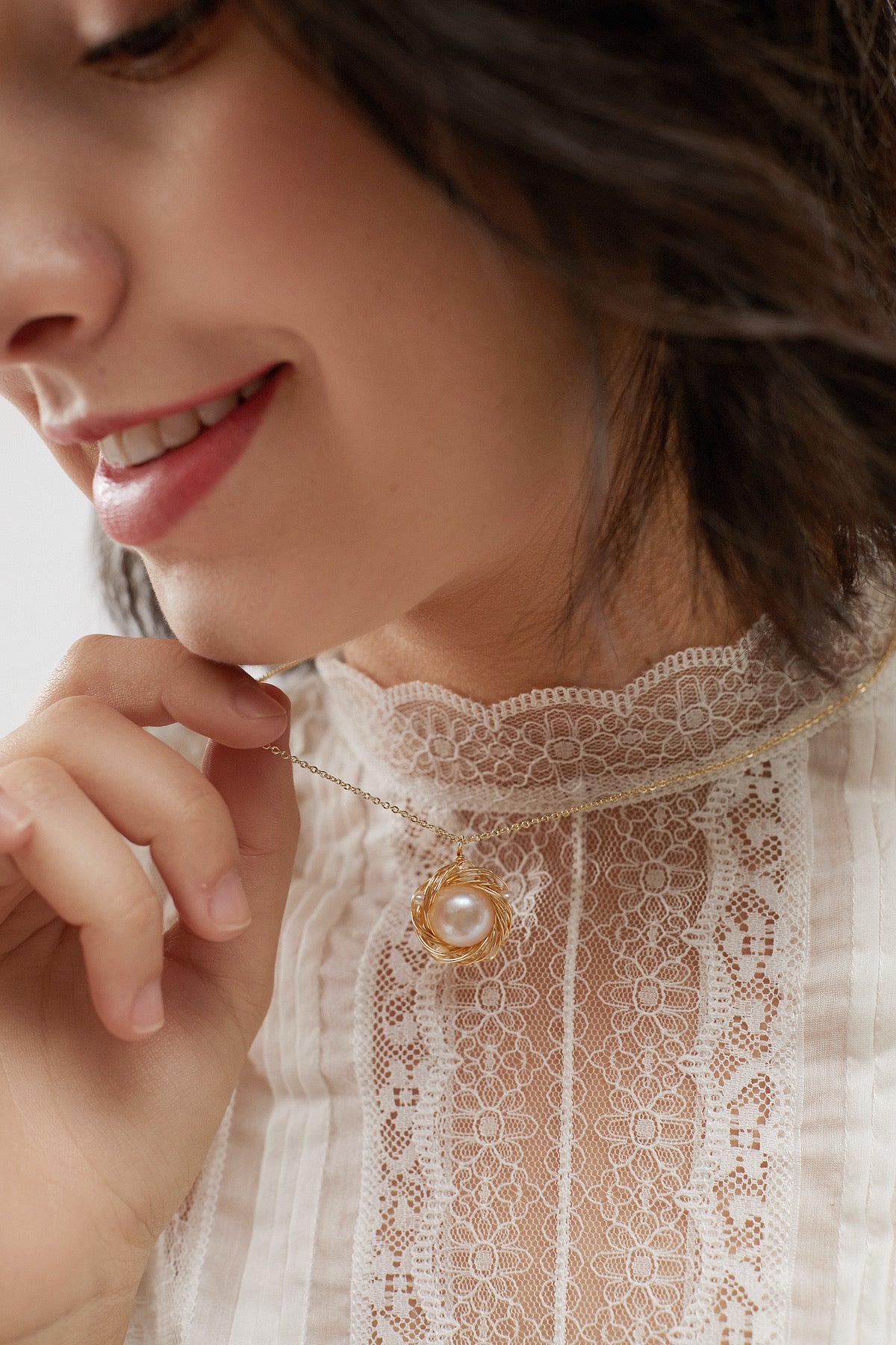 SKYE San Francisco Shop SF Chic Modern Elegant Classy Women Jewelry French Parisian Minimalist Ezra 18K Gold Freshwater Pearl Necklace 5