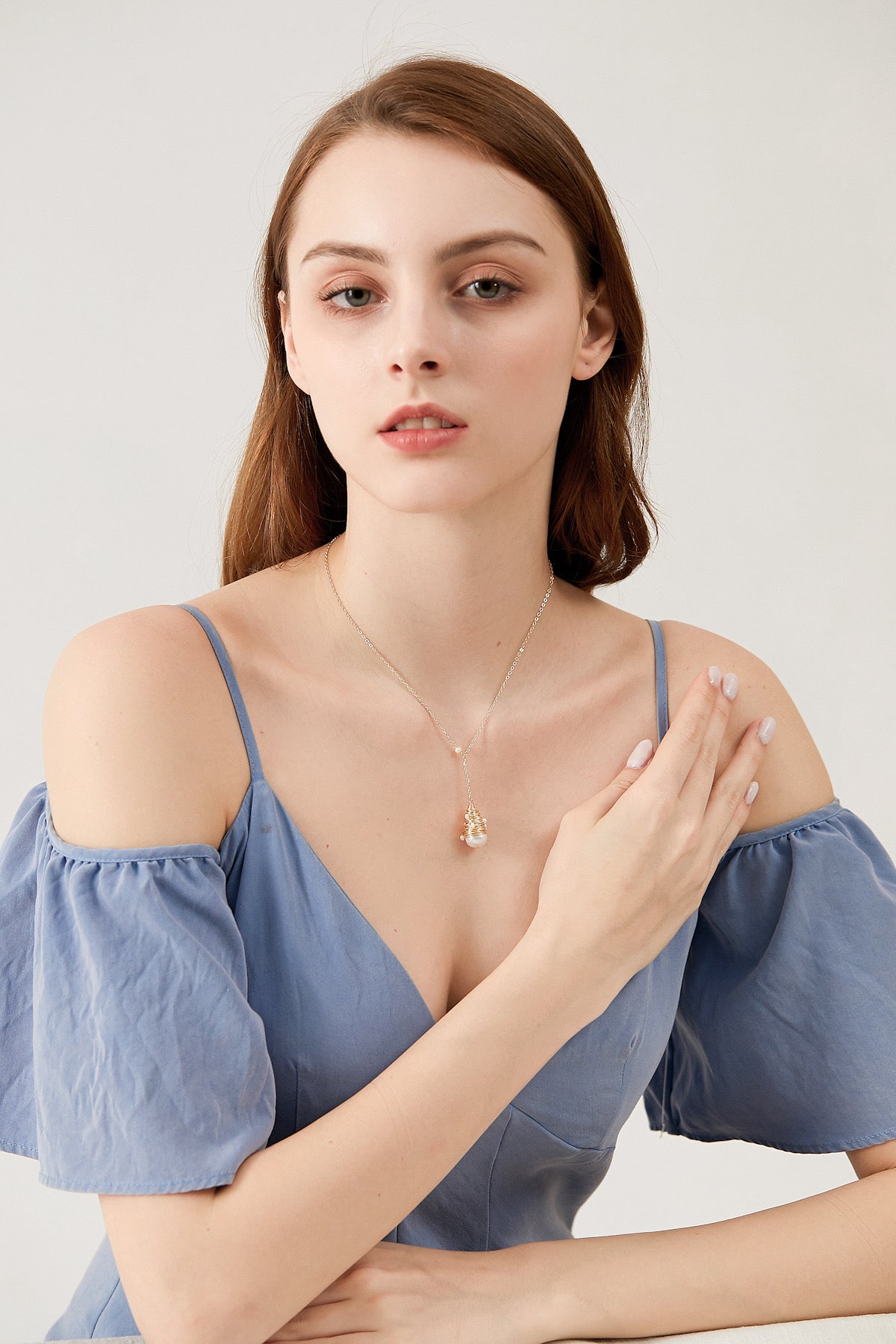 SKYE San Francisco Shop SF Chic Modern Elegant Classy Women Jewelry French Parisian Minimalist Issey 18K Gold Freshwater Pearl Necklace model 4