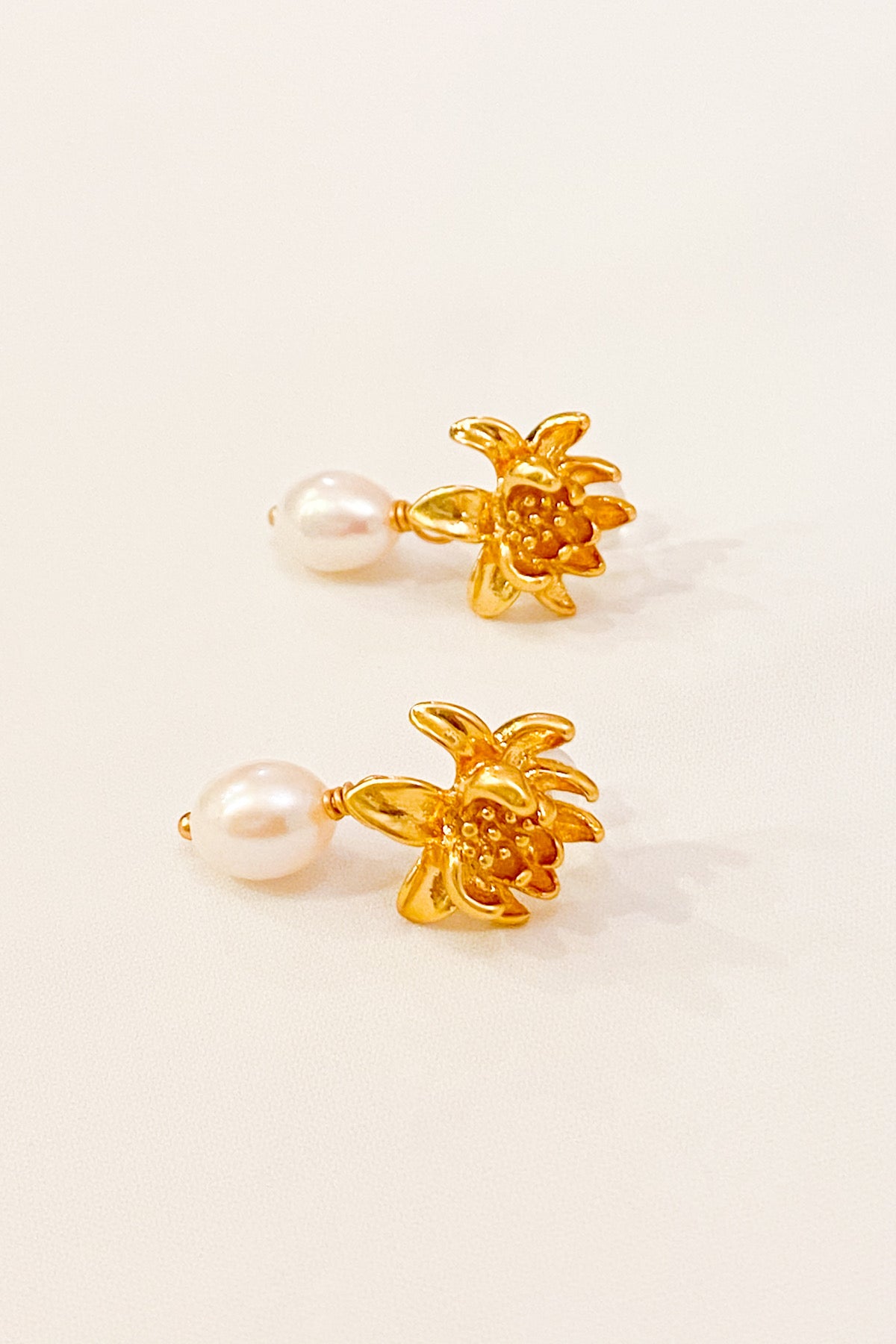 SKYE San Francisco Shop SF Chic Modern Elegant Classy Women Jewelry French Parisian Minimalist Marguerite 18K Gold Freshwater Pearl Earrings 2