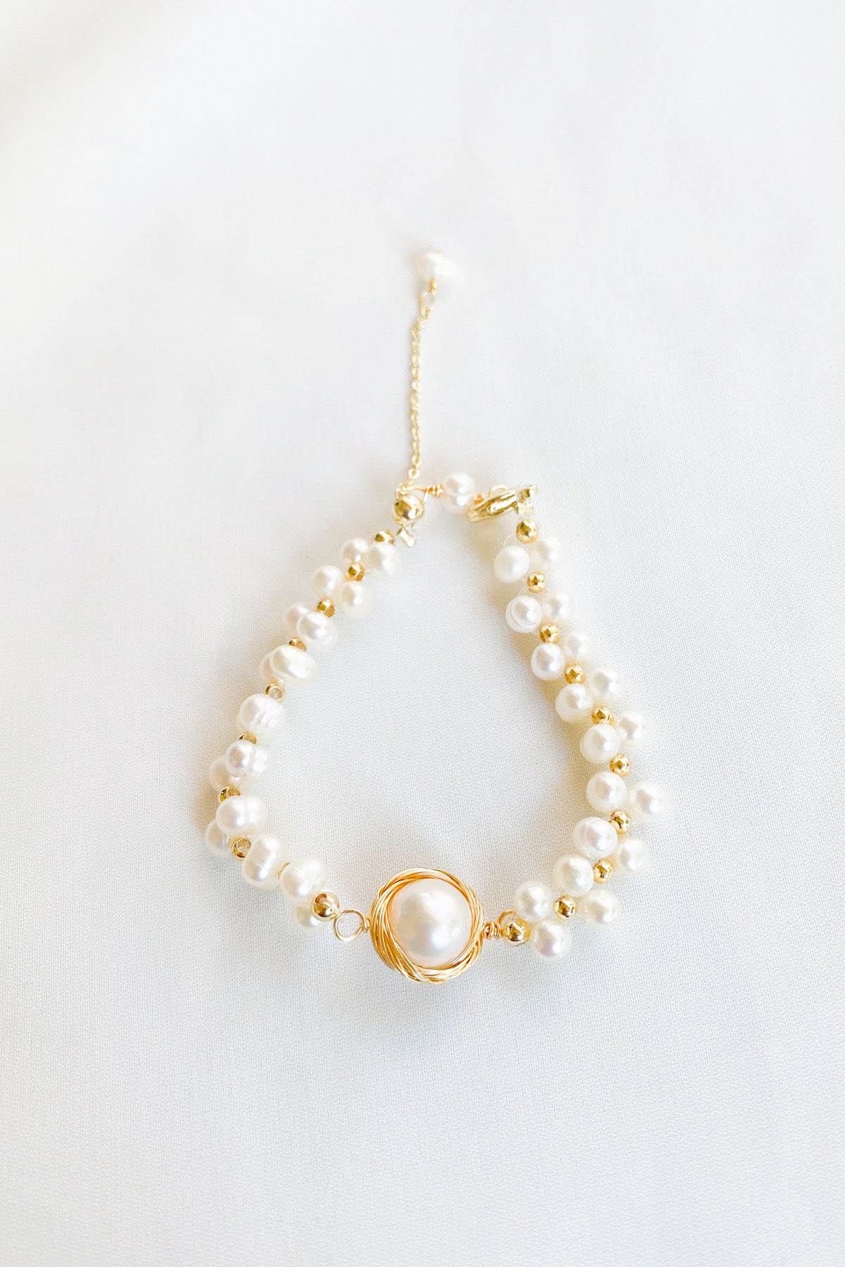 SKYE San Francisco Shop SF Chic Modern Elegant Classy Women Jewelry French Parisian Minimalist Therese 18K Gold Freshwater Pearl Bracelet 2